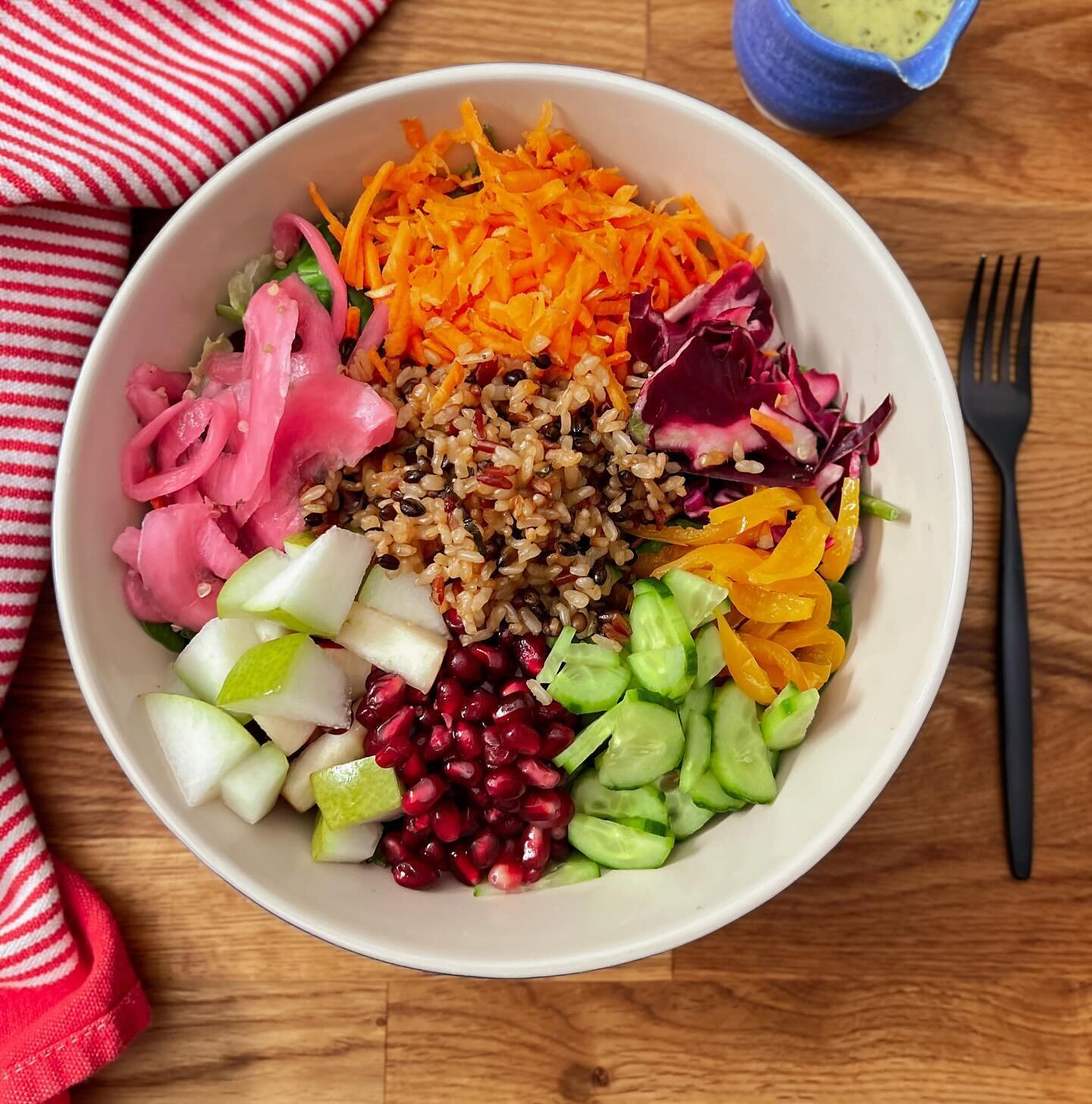 Seasonal Winter Salad, Wild Rice &amp; Spicy Herb Vinaigrette 

It&rsquo;s almost Christmas &amp; I&rsquo;m posting a salad. Why you ask? Well, December has been a bit tough for me. I&rsquo;ve basically been under the weather the entire month. Soup, 