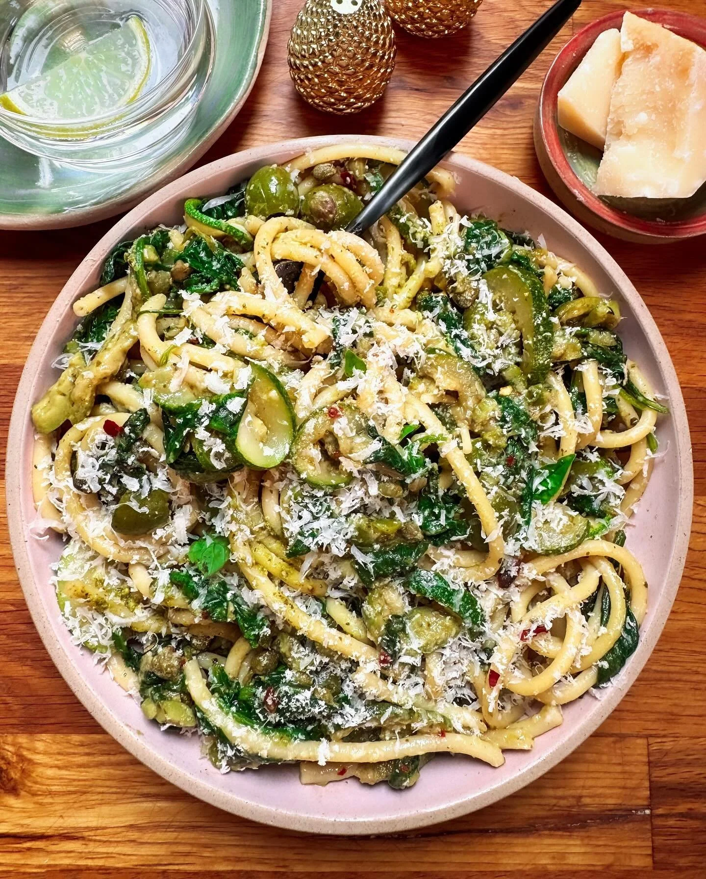 Bucatini, Pesto Primavera 

Happy Hump Day! This fridge‑raid pasta is screaming, &ldquo;Summer is here &amp; I&rsquo;m obsessed with all the green veggies!&rdquo; I had a bundle of gorgeous produce &amp; fresh herbs from the farmers&rsquo; market beg