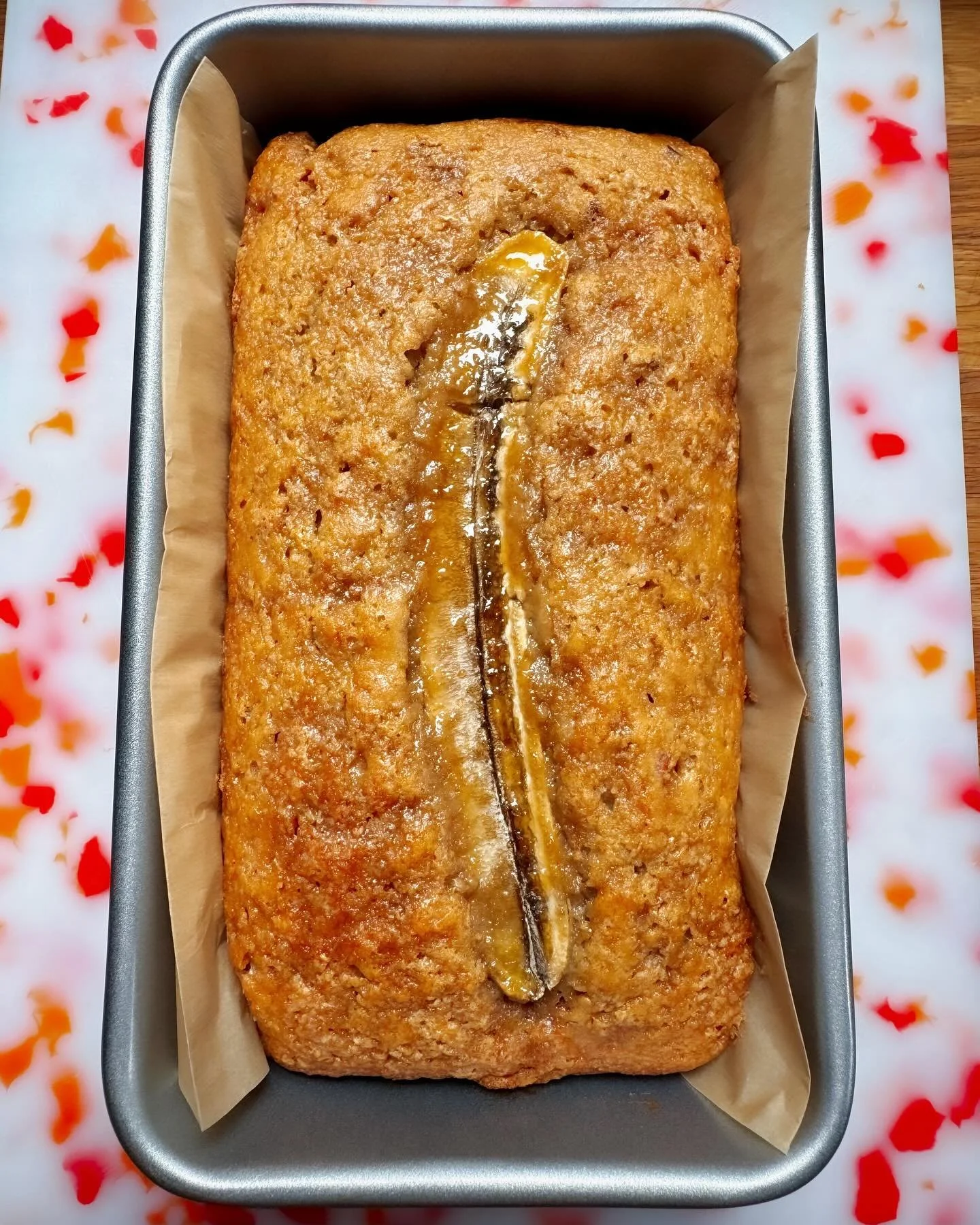Banana Bread with Walnuts, Dark Chocolate &amp; Salted Caramel Chips

Happy Monday, friends! Just over here loafing around! This is my simple, delicious &amp; &uuml;ber-flavorful dessert-style banana bread. I love it with my coffee in the morning, bu