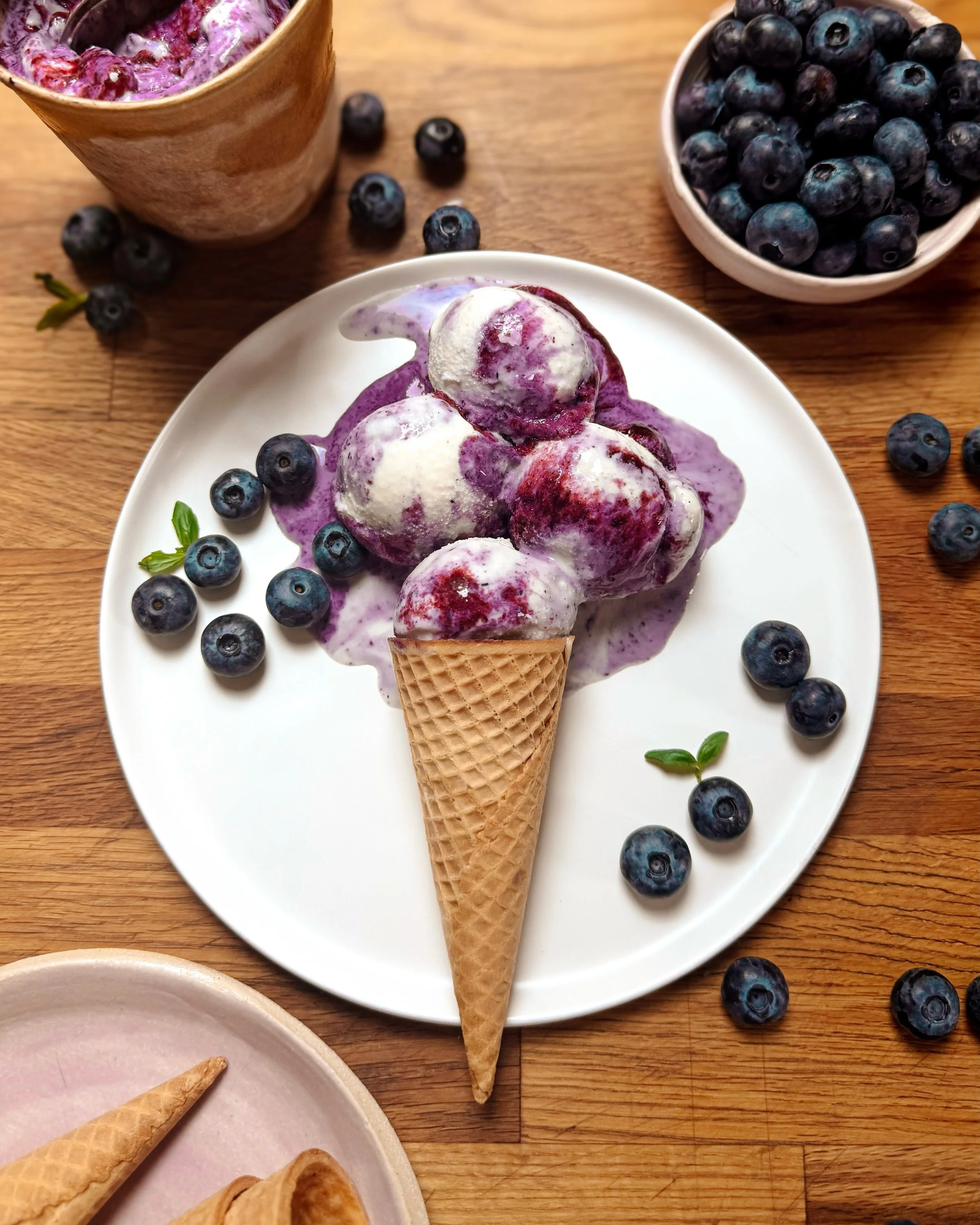 The Blue Note

Blueberries are my favorite berry... although blackberries are a very close second. If you haven&rsquo;t tried the combination of vanilla bean, fresh basil &amp; blueberries, you&rsquo;re missing one of summer&rsquo;s best flavor pairi