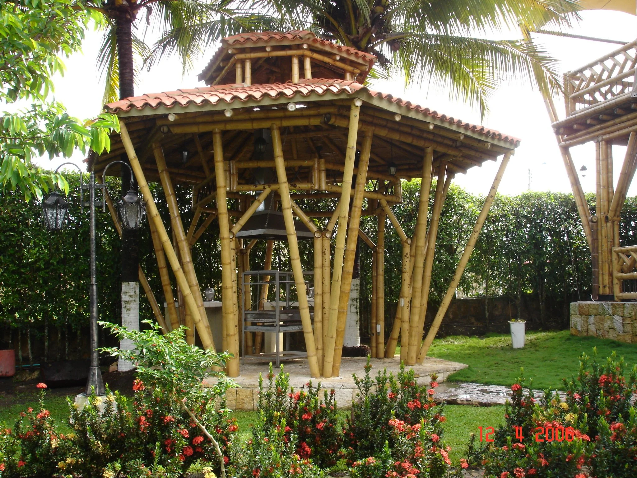 Sam Salem Kiosco Hectagonal, Octagonal, Kiosco en guadua
