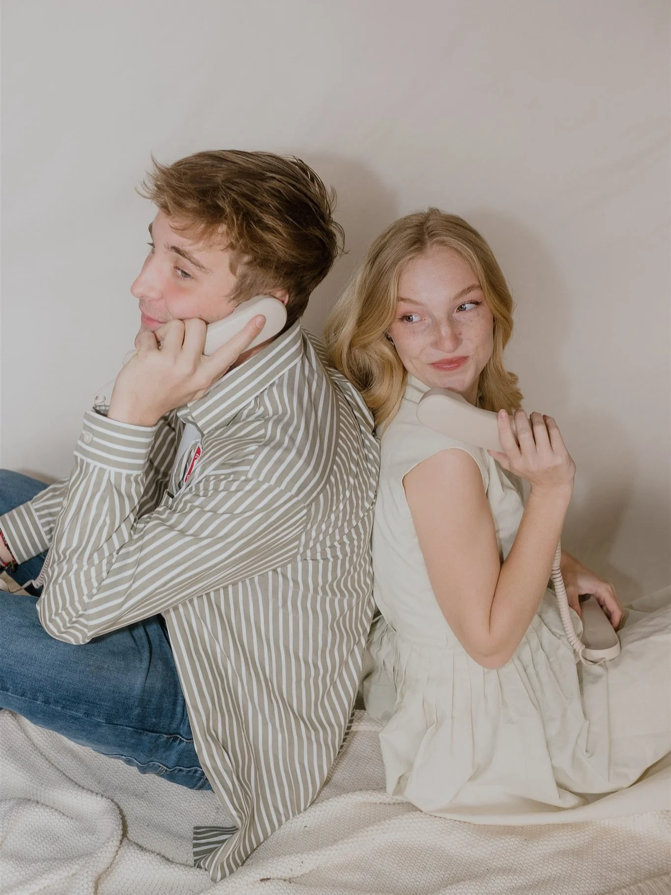 Hello ?! ☎️
.
.
#creativeportraits #couples #creativephotographer #minneapolisphotographer #telephone