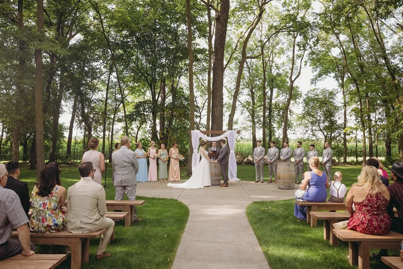 Beautiful couple, venue, atmosphere and day!
Vendors:
Venue: @northstarfarmeventcenter
Dress: @weddingshoppeinc
Hair/ Makeup: @hotgirlweddings
Flower Petals: @candispreciouspetals
