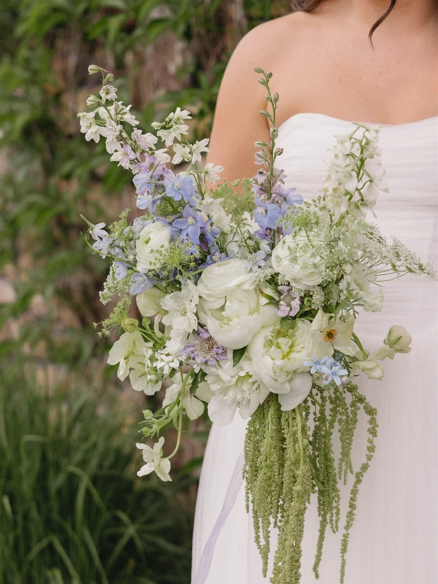 I have a special place in my heart for wedding florals 💐
Second shot for @revelwoodsphoto
#weddingflowers #minneapolisweddingphotographer #weddinginspo