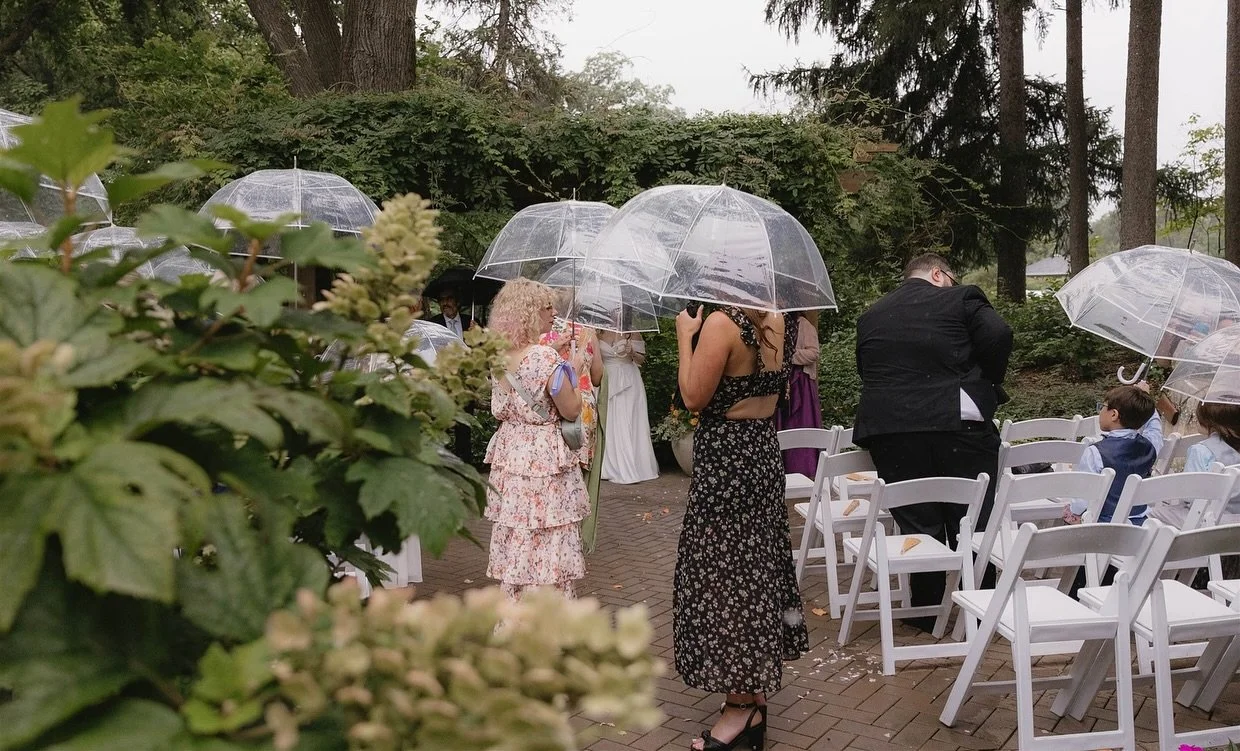 Tbh I love a little rain on a wedding day.
.
.
#weddinginspo #rainywedding #weddingphotographer #chicagowedding