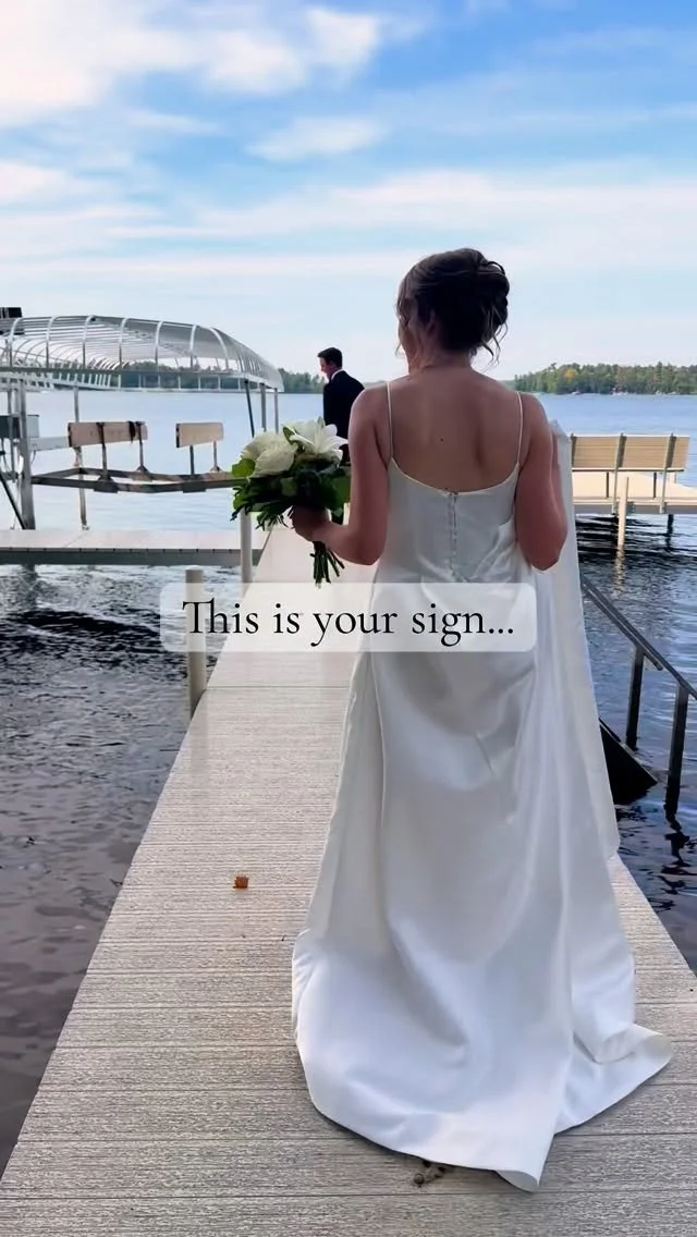 Arriving to your ceremony on a boat is one of the most iconic things you can do. Highly recommend.
#lakewedding #cabinwedding #weddinginspo #weddingphotographer #minnesotawedding #baylakemn