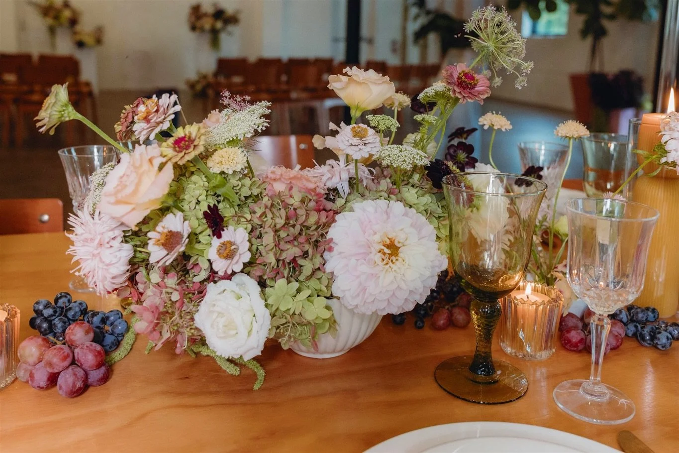 The prettiest tablescape designed by @kalie.nicole.events 

Hosts: @kpimagery @kalie.nicole.events 
Photographer: @kpimagery 
Venue: @paikkamn 
Floral and decor: @kalie.nicole.events 
Dresses: @saint_strange 
Decor: @eclecticcuratedvintage 
Candles: 