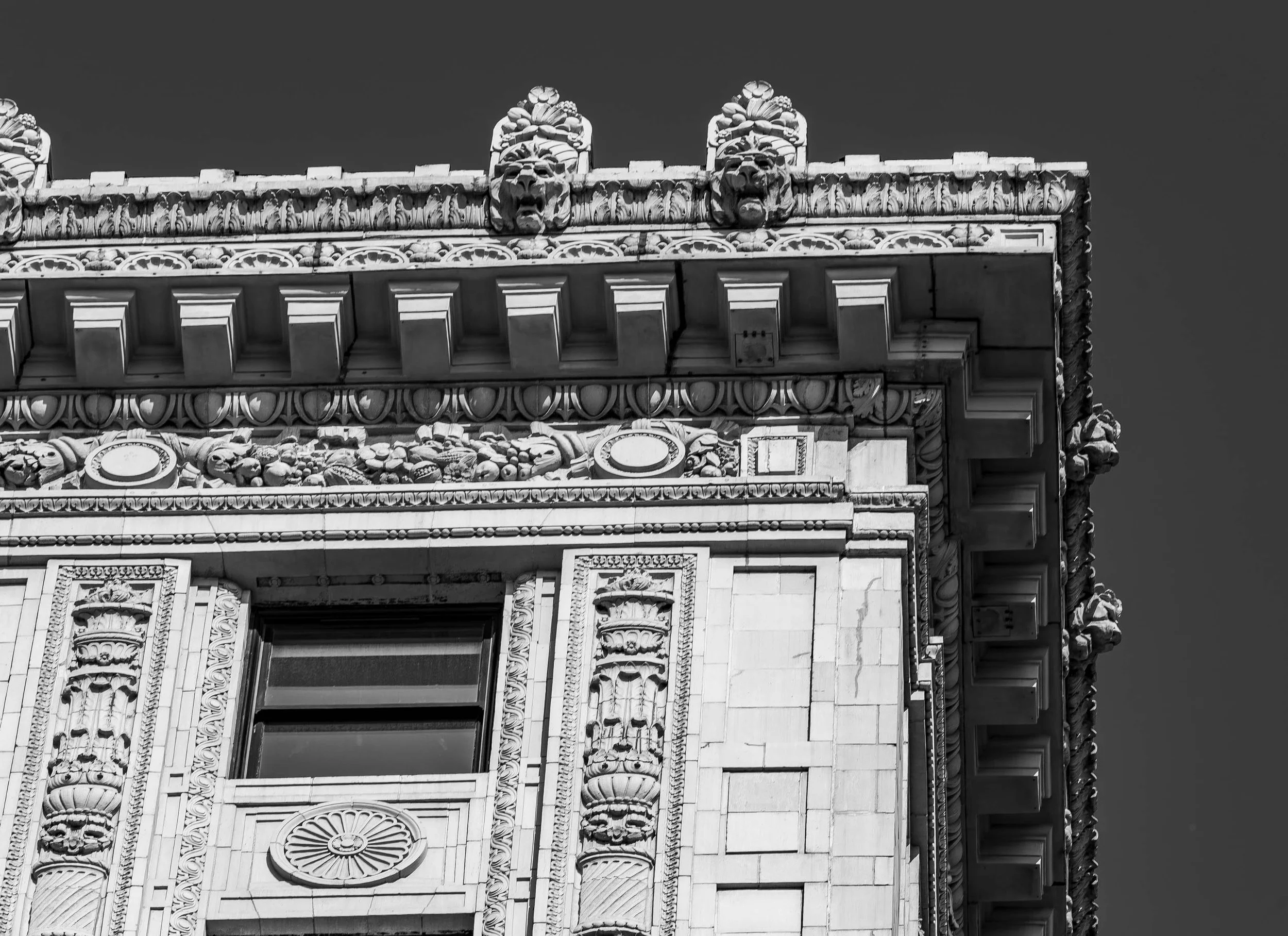 05 - 98 Mont - 135A2754-HDR B&W.jpg