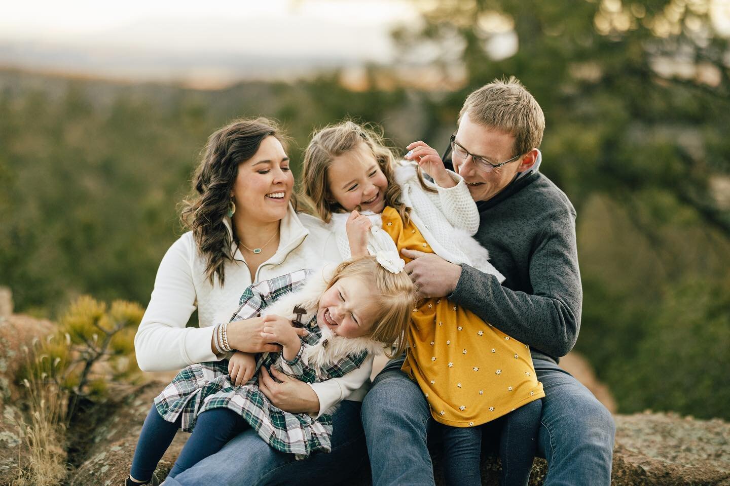 I&rsquo;ve been taking these sweet sisters&rsquo; photos since they were little babes. It&rsquo;s been so fun to watch how they&rsquo;ve grown, and aren&rsquo;t they just the most beautiful?!