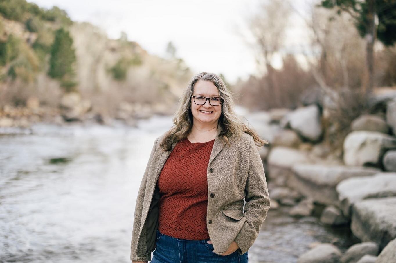 I loved taking headshots for Heather last week! We hopped around and used the beautiful backdrops BV has to offer. Didn't these turn out great?!