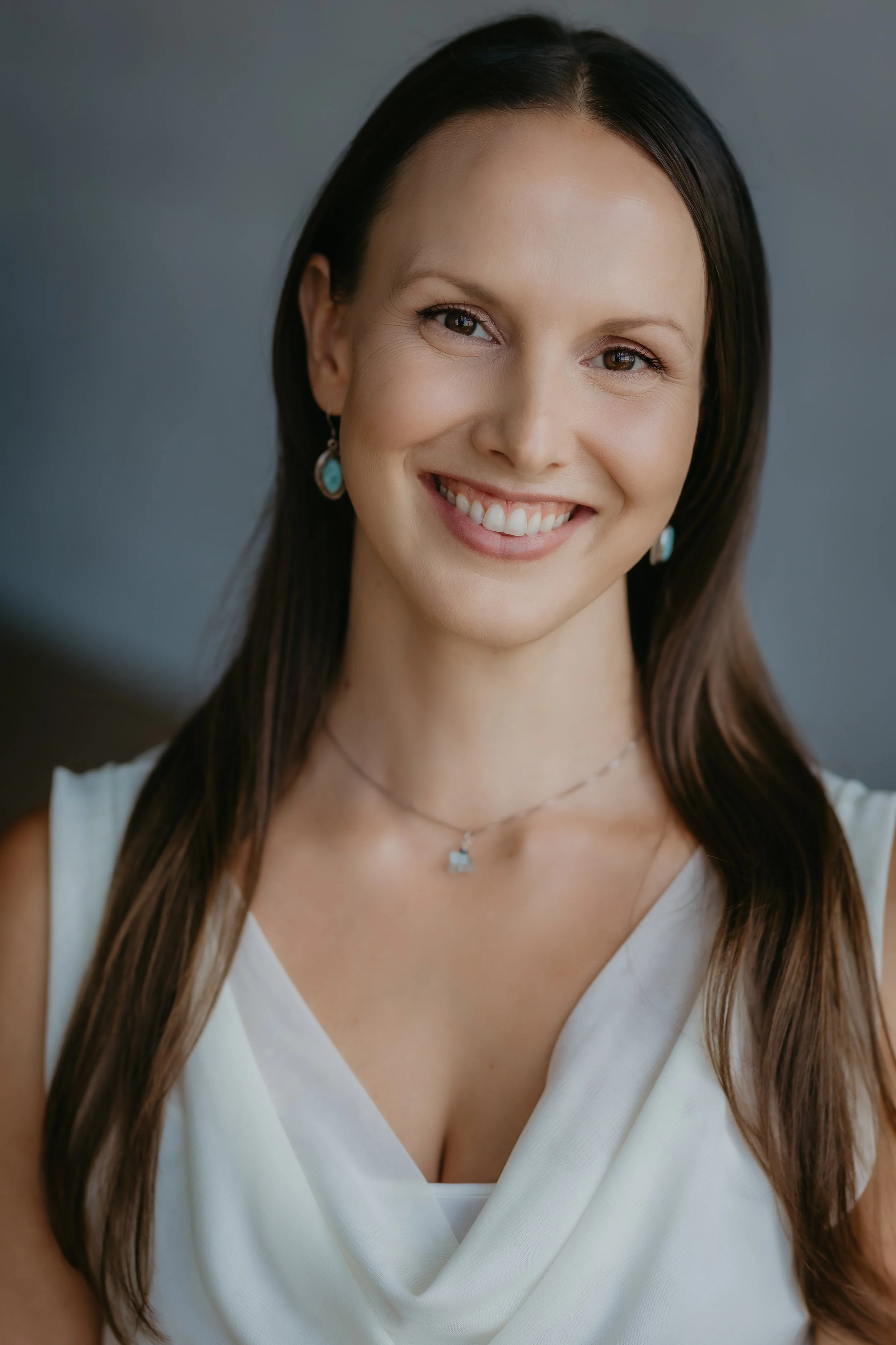 Loz Headshots-2025-3.jpg