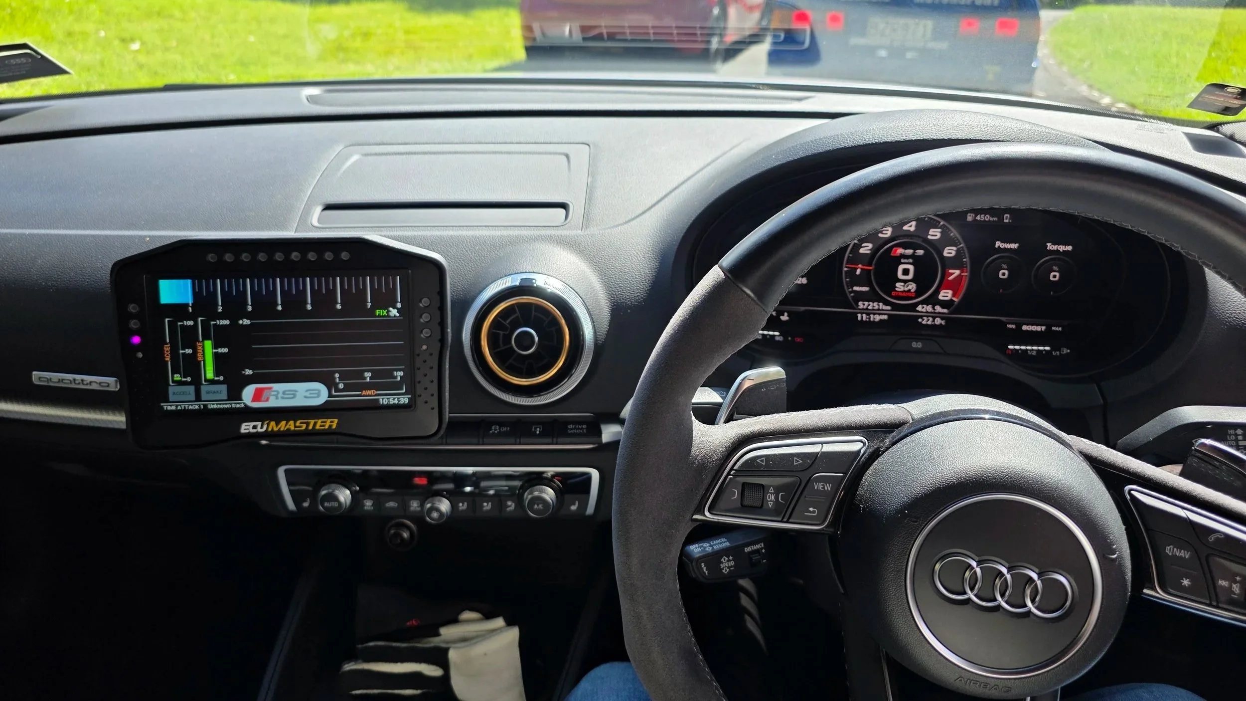 ECUMASTER ADU7  in Audi RS3 showing vehicle stats