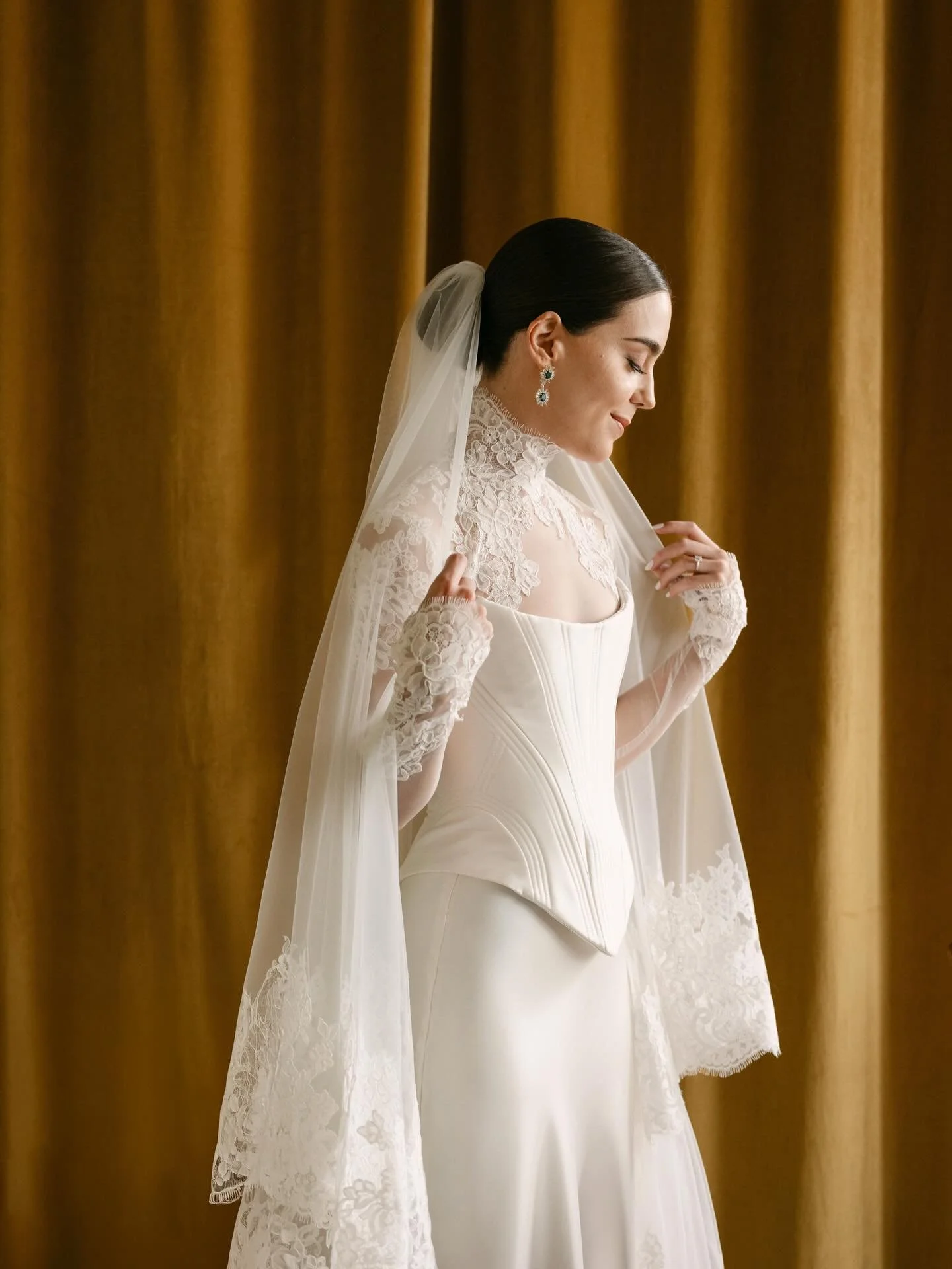 Mateo &amp; Vanessa two souls meant to meet 🤍

Their Oaxaca wedding wrapped us in love, tradition, and a calenda that made the whole town feel like family

Planning @eventosmarcelagonzalez 
Venue @jardin_etnobotanico.oaxaca @casanayaa 
Dress @vadebl