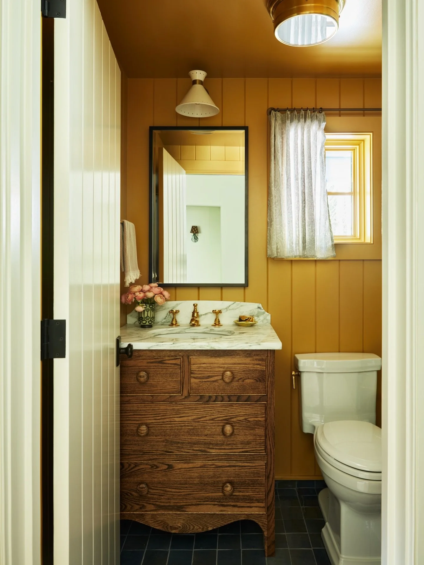 The sunniest spot in the cottage

Interiors: @megmcsherryinteriors 
Photography: @jaredkuziaphoto
