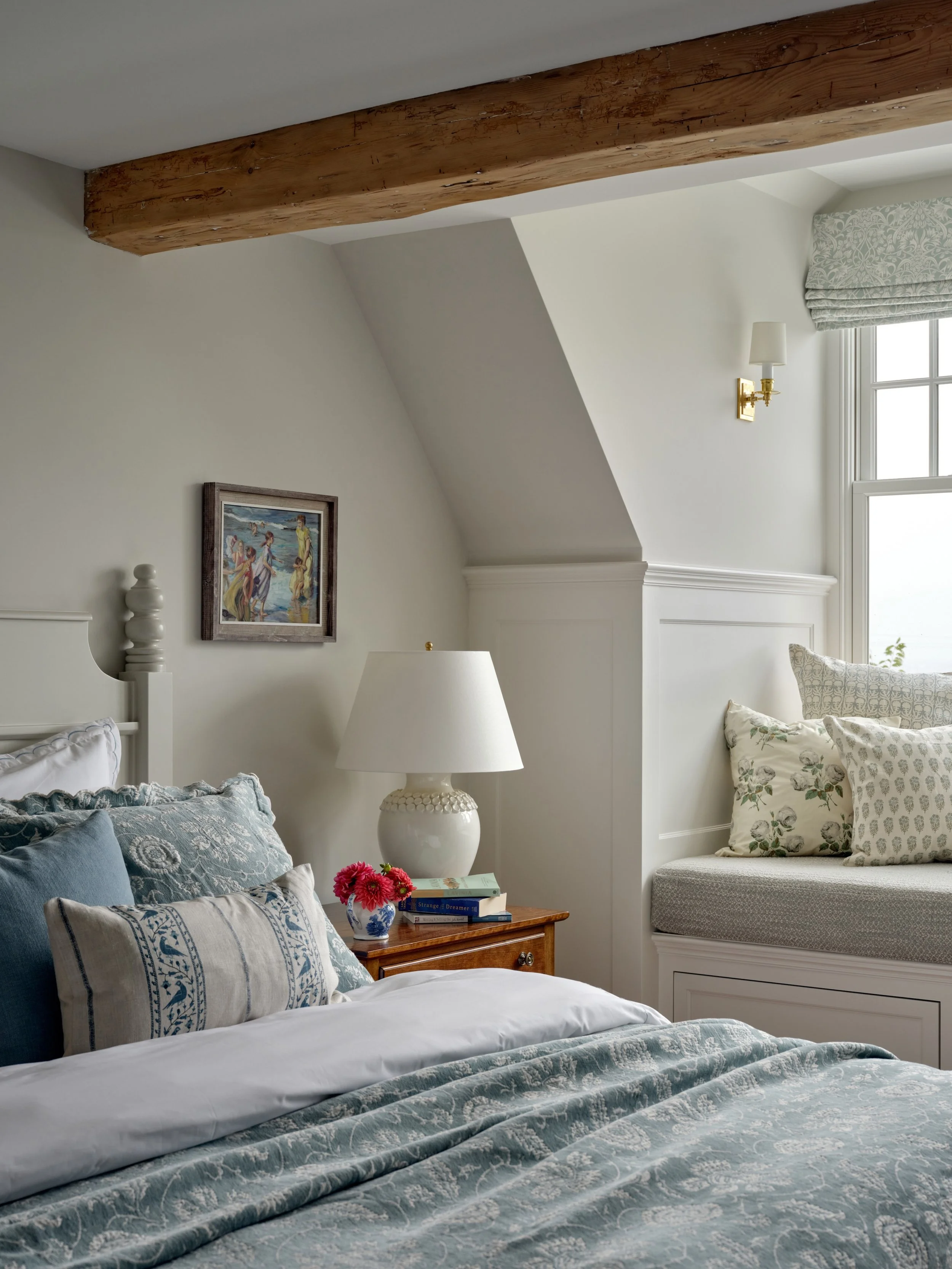 Long weekends call for extra time in bed&hellip; preferably here!

Interiors: @megmcsherryinteriors
Builder: @spencerandcompanybuilders
Architect: @ad_design_build
Stylist: @karinlidbeck
Photographer: @seanlitchfield