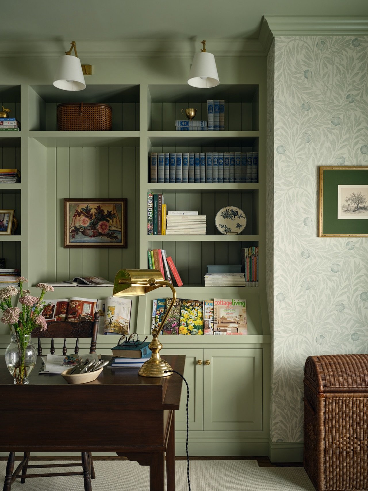 A reason to work from home. 

Interiors: @megmcsherryinteriors
Photographer: @seanlitchfield 
Stylist: @matthewgleasonstylist