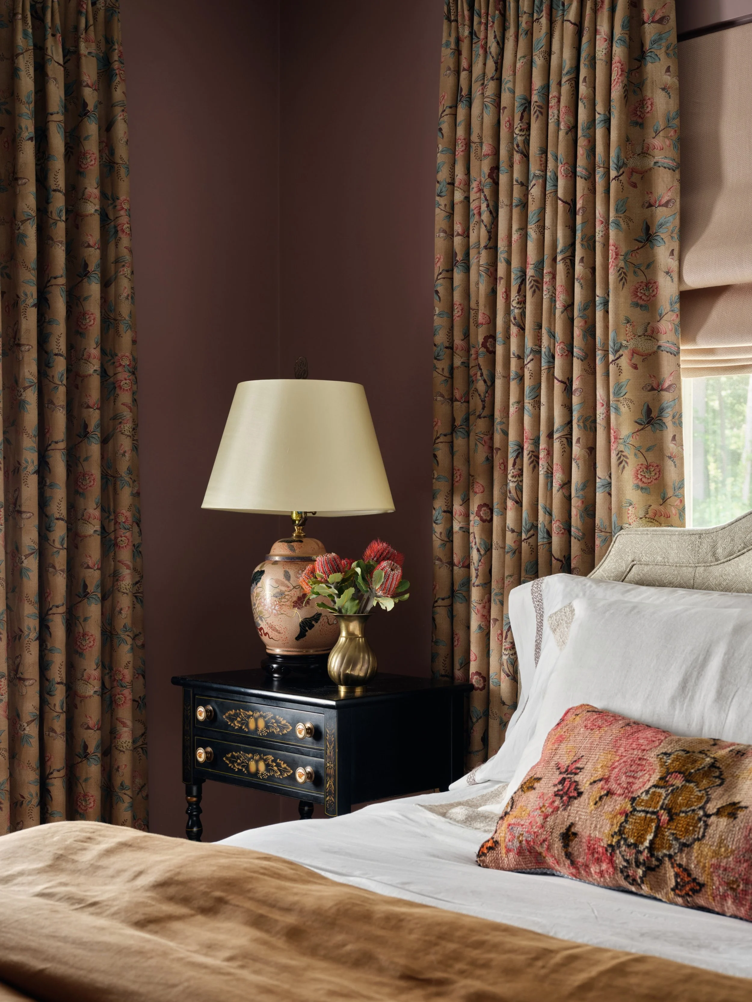 Sometimes color play includes a lot of tone on tone

Interiors: @megmcsherryinteriors
Builder: @cradockbuilders
Photographer: @seanlitchfield