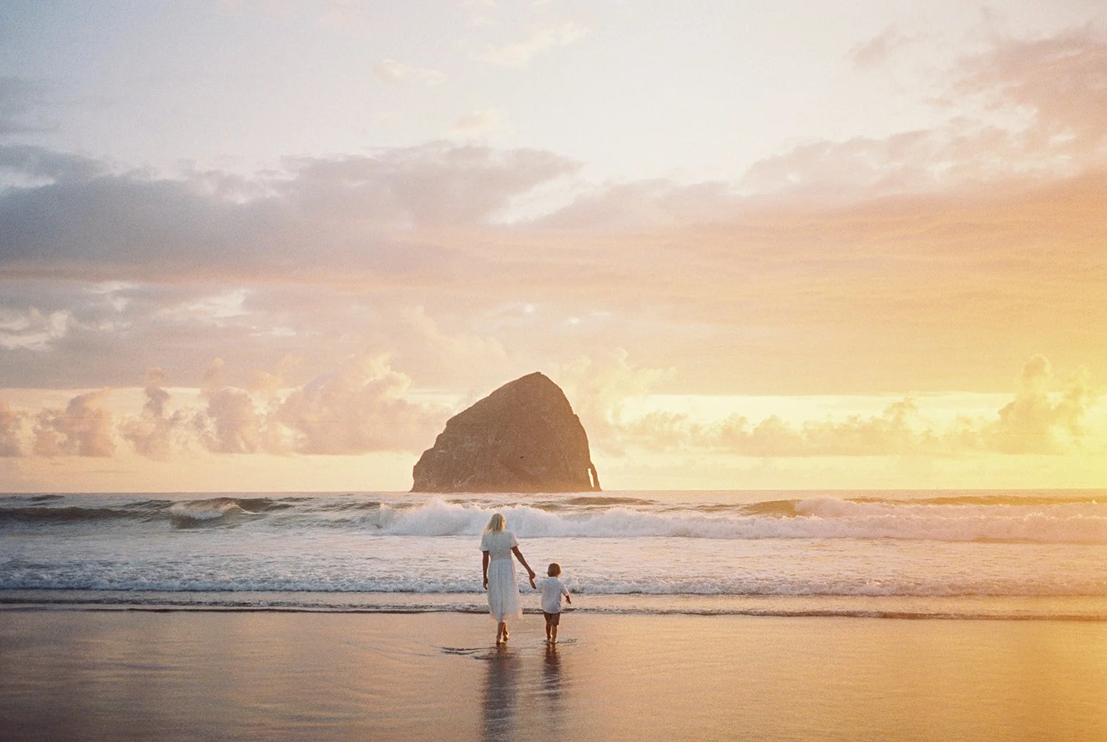 Family.2024.OregonCoast.JLS-97.jpg