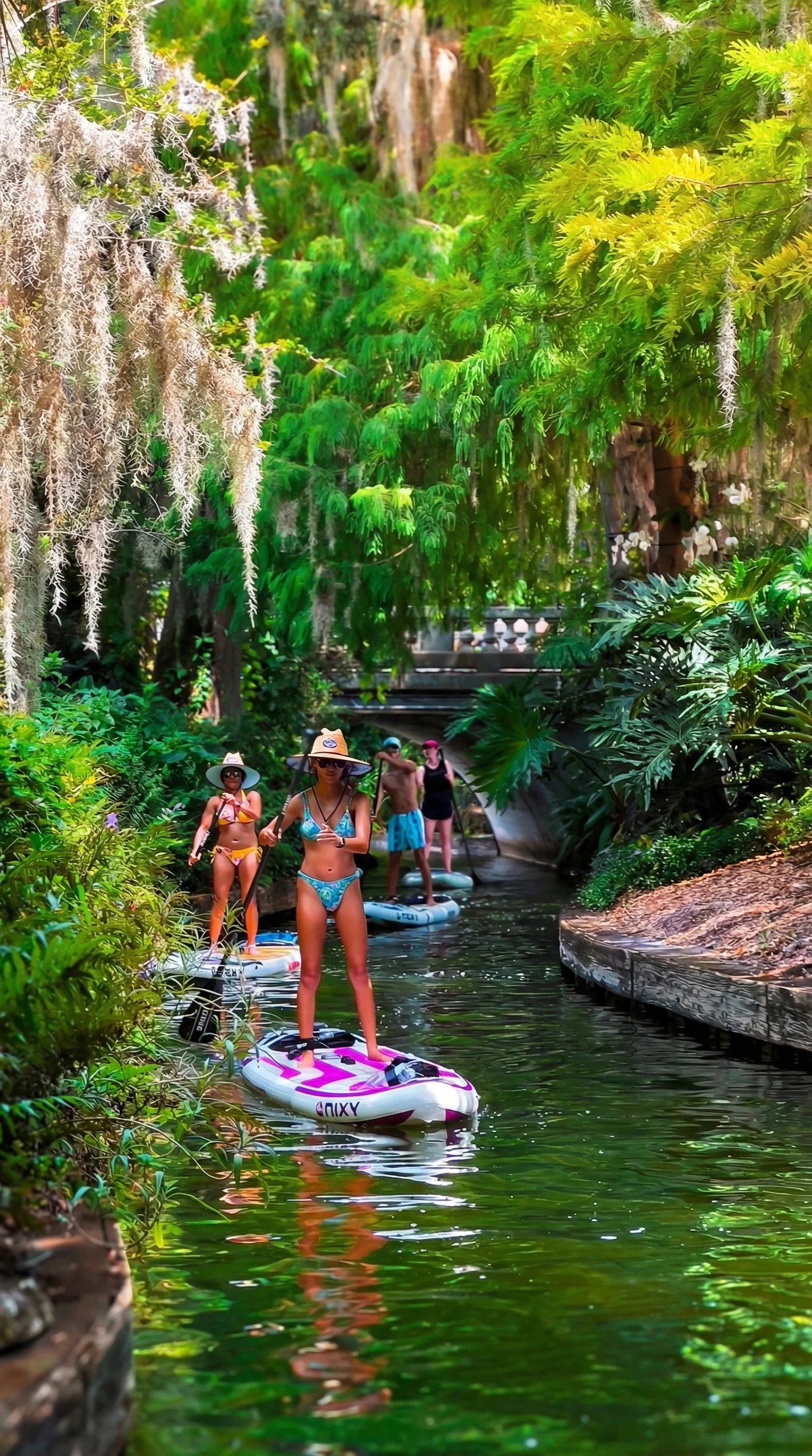 Paddle Board the winter park chain of lakes with Otter Paddle Orlando. The best paddle tours in Orlando.