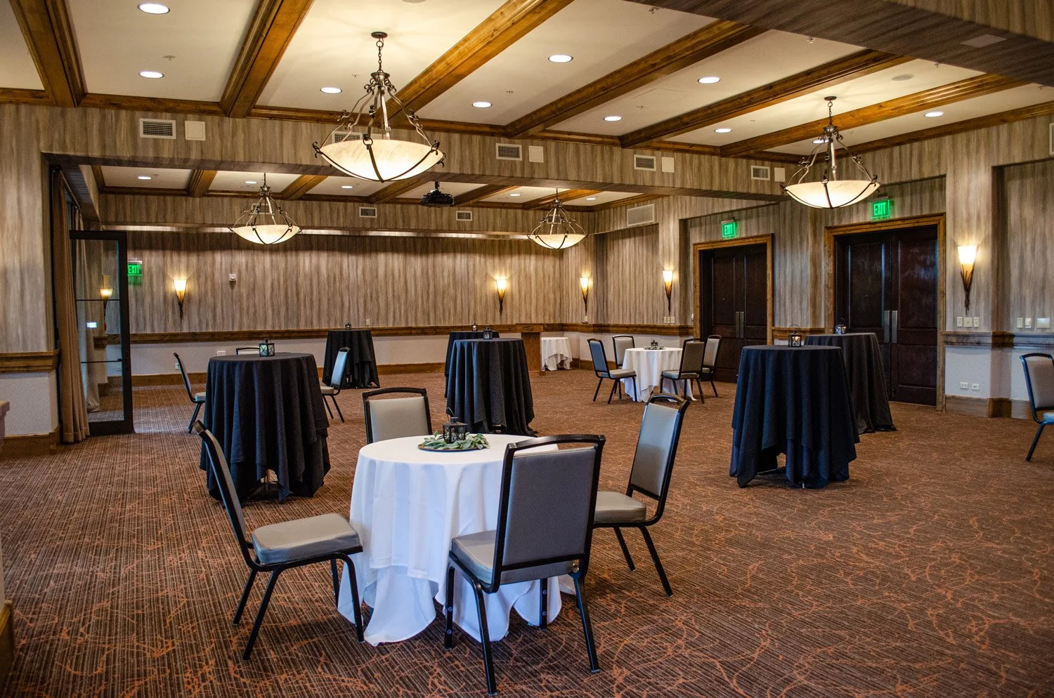 Thomas Blake Banquet Setup