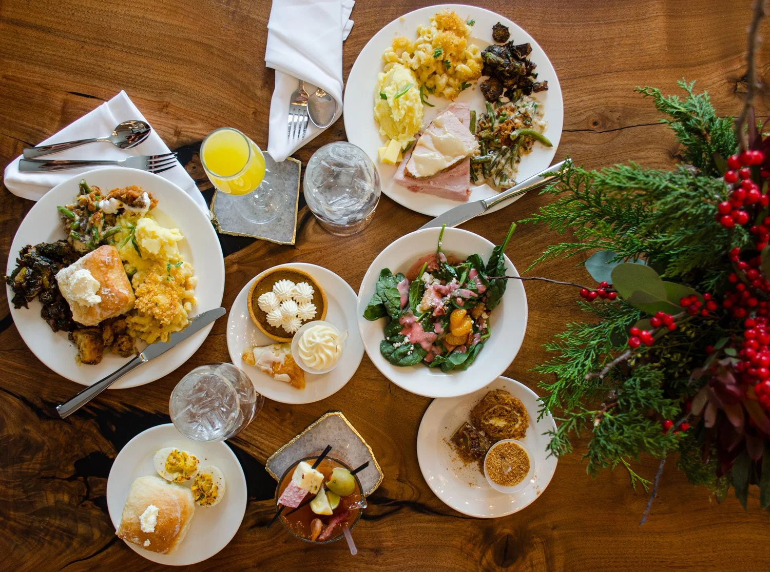 fortezza thanksgiving dining with turkey, desserts, sides, rolls, stuffing, mac and cheese