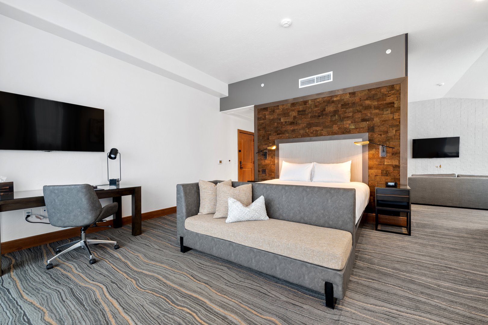 Deluxe Suite_DSC04309.jpg