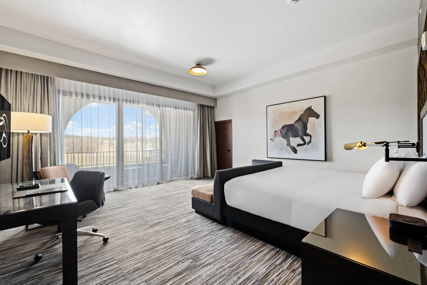 king guest room with window