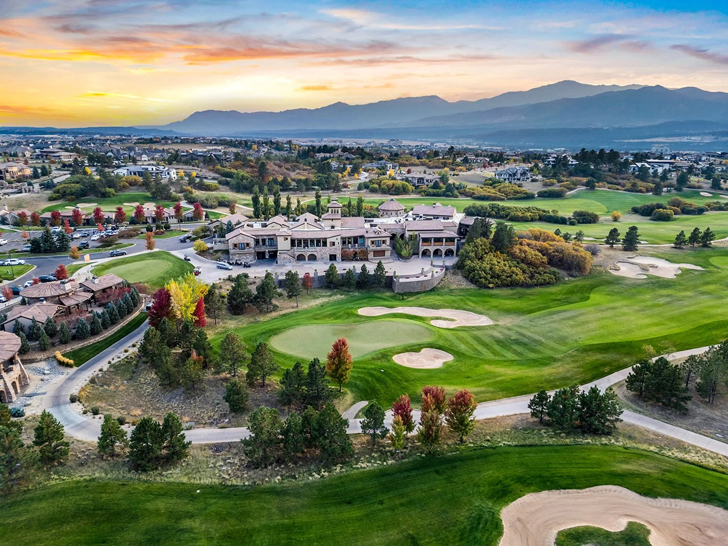 fall leaves around the villas and golf coruse