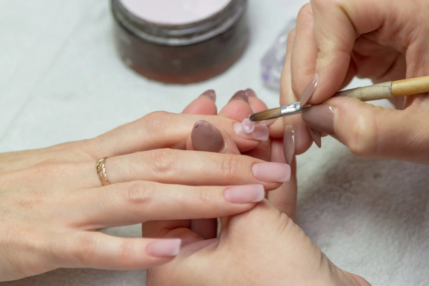 gel structure manicure