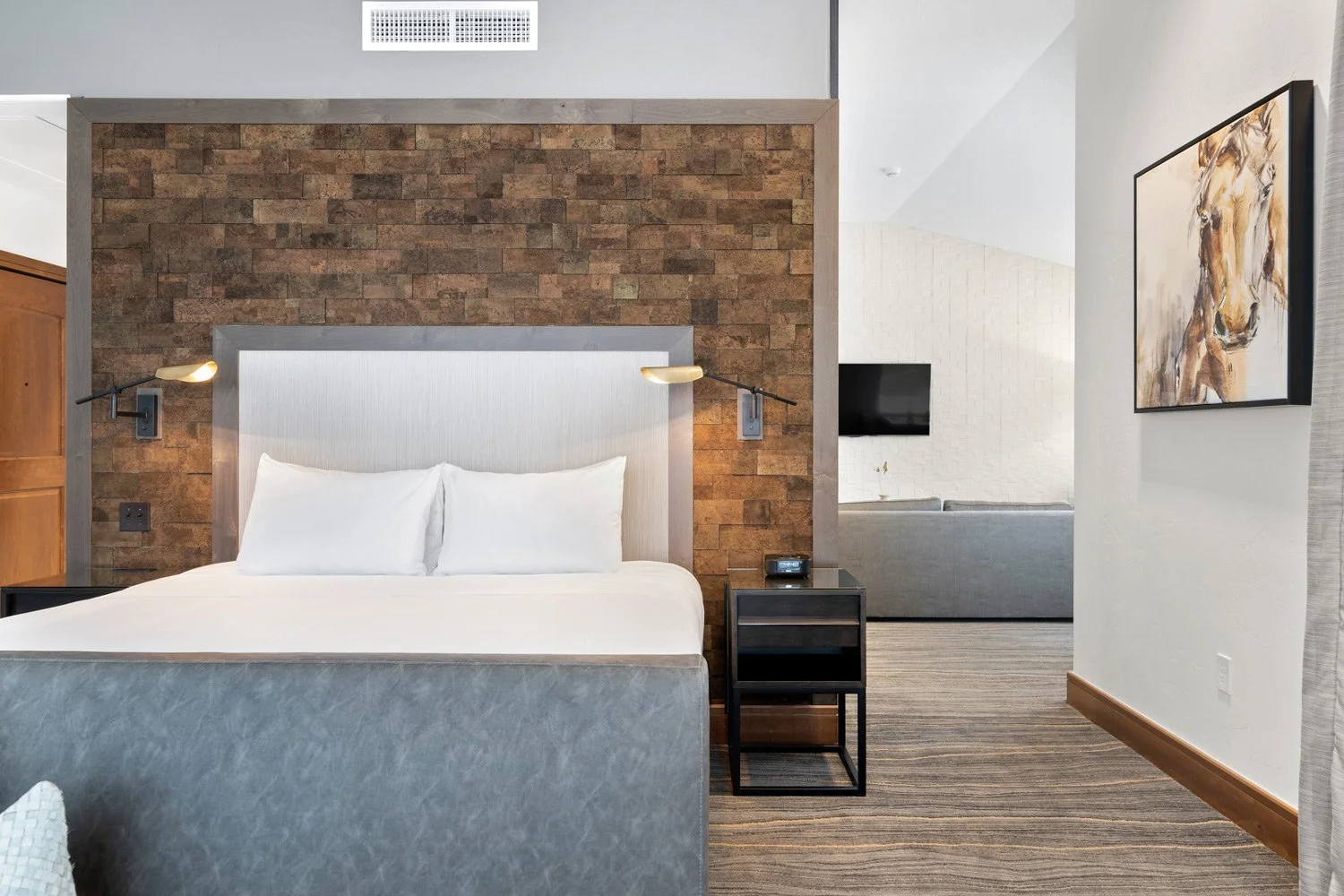 deluxe suite bed
