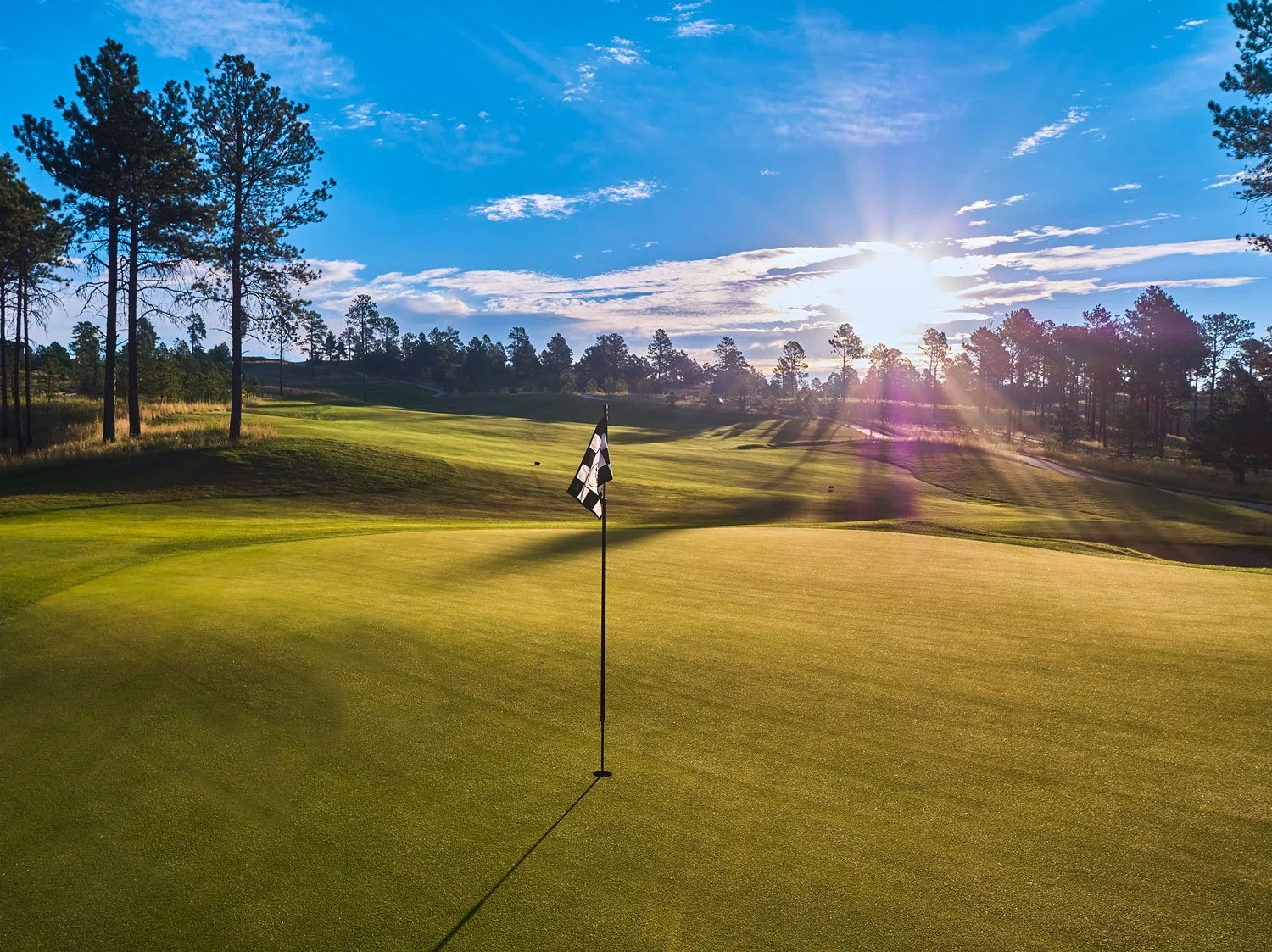 golf flag with sun