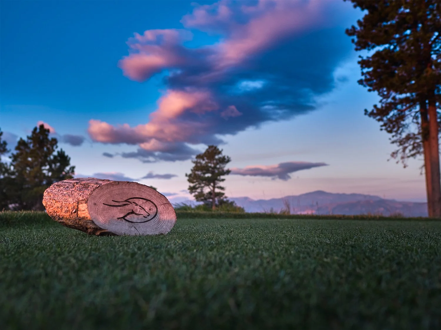flying horse north tee box marker at sunset