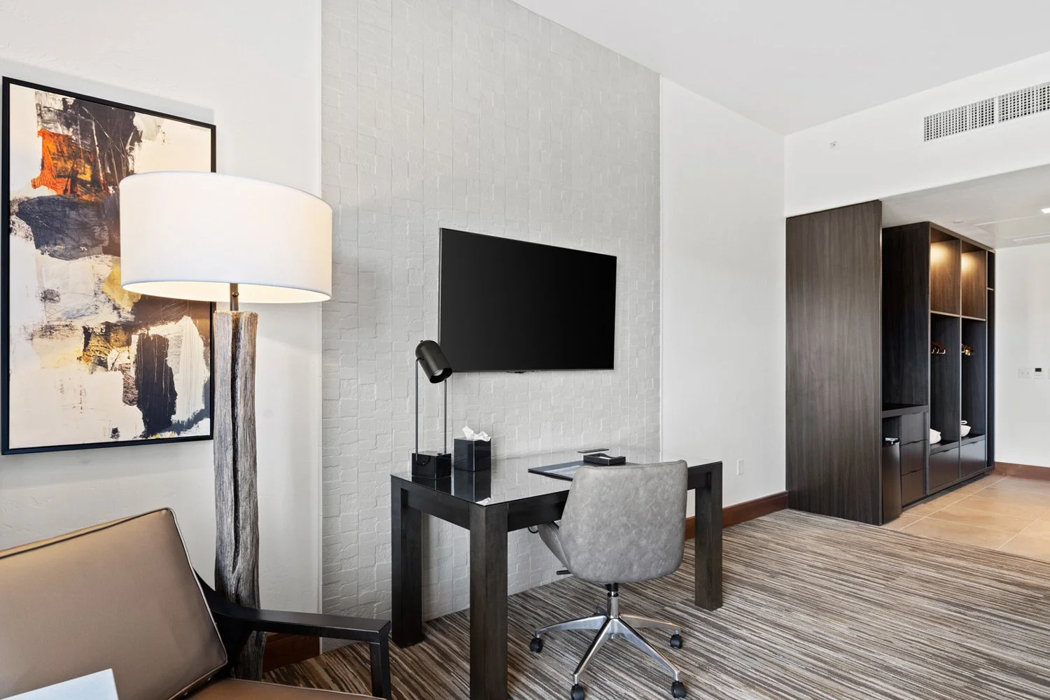 work desk station in double queen room