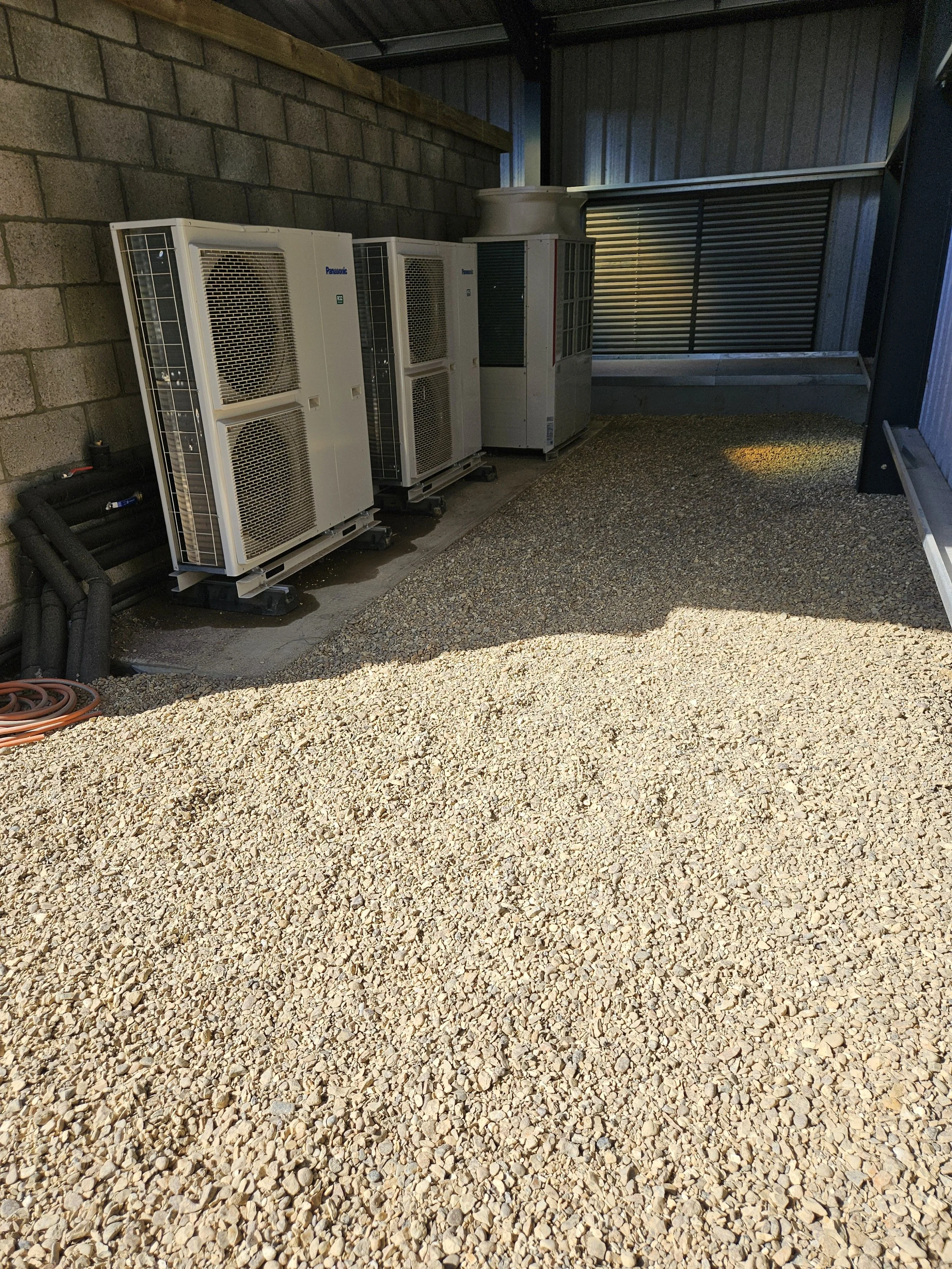pauley-ltd-ringstead-ashp-external-units.jpg