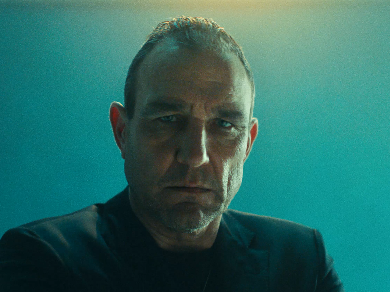 EE / Vinnie Jones