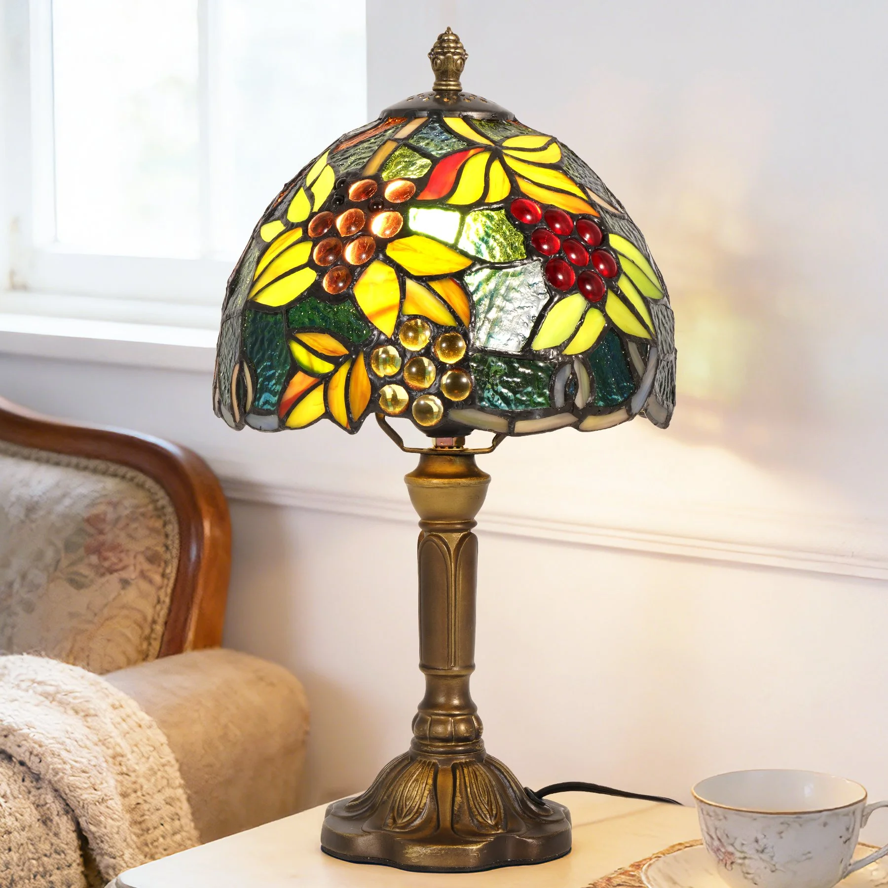 Grape Leaf Stained Glass Table Lamp Vintage Bronze Decorative Lamp For Bedroom Living Room
