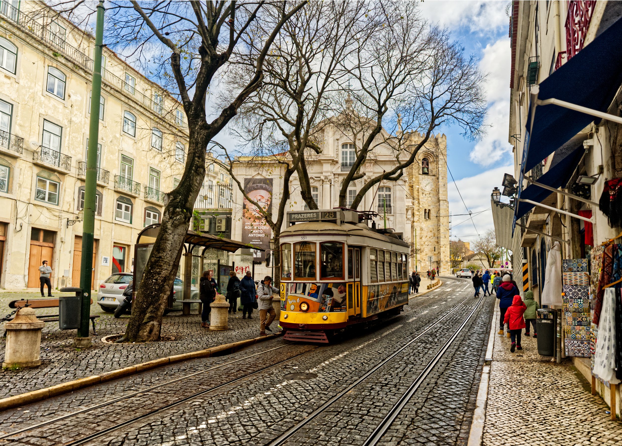Lisbon with kids: Travel Tips + A 4-Day Itinerary
