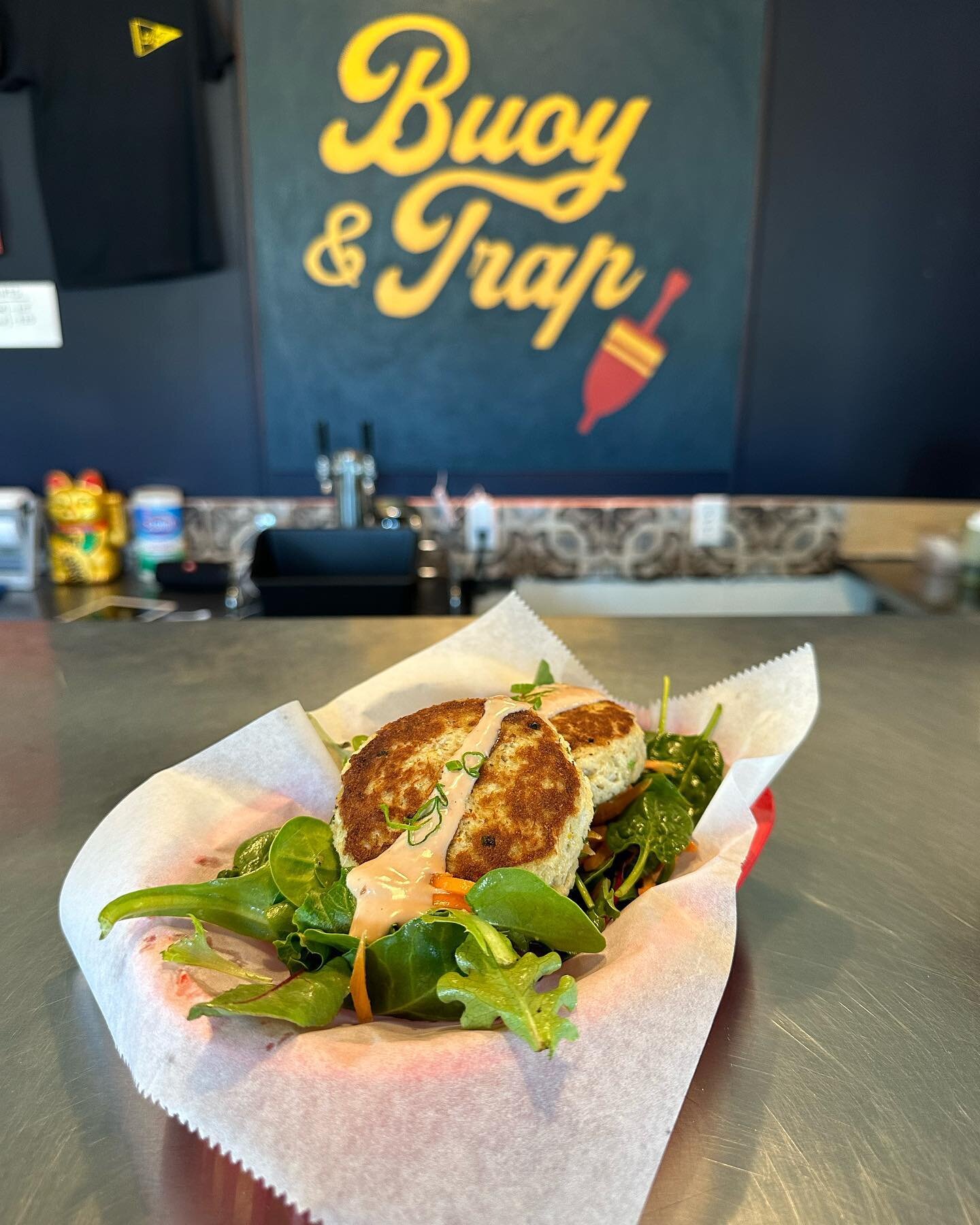 Crab cakes are here! We are offering these morsels as a lunch special over a salad or to take home and sizzle up on your own time! 🦀🦀🦀🦀🦀

#truckee #tahoe #truckeefood #tahoefood #crabcakes #seafood #fishmarket