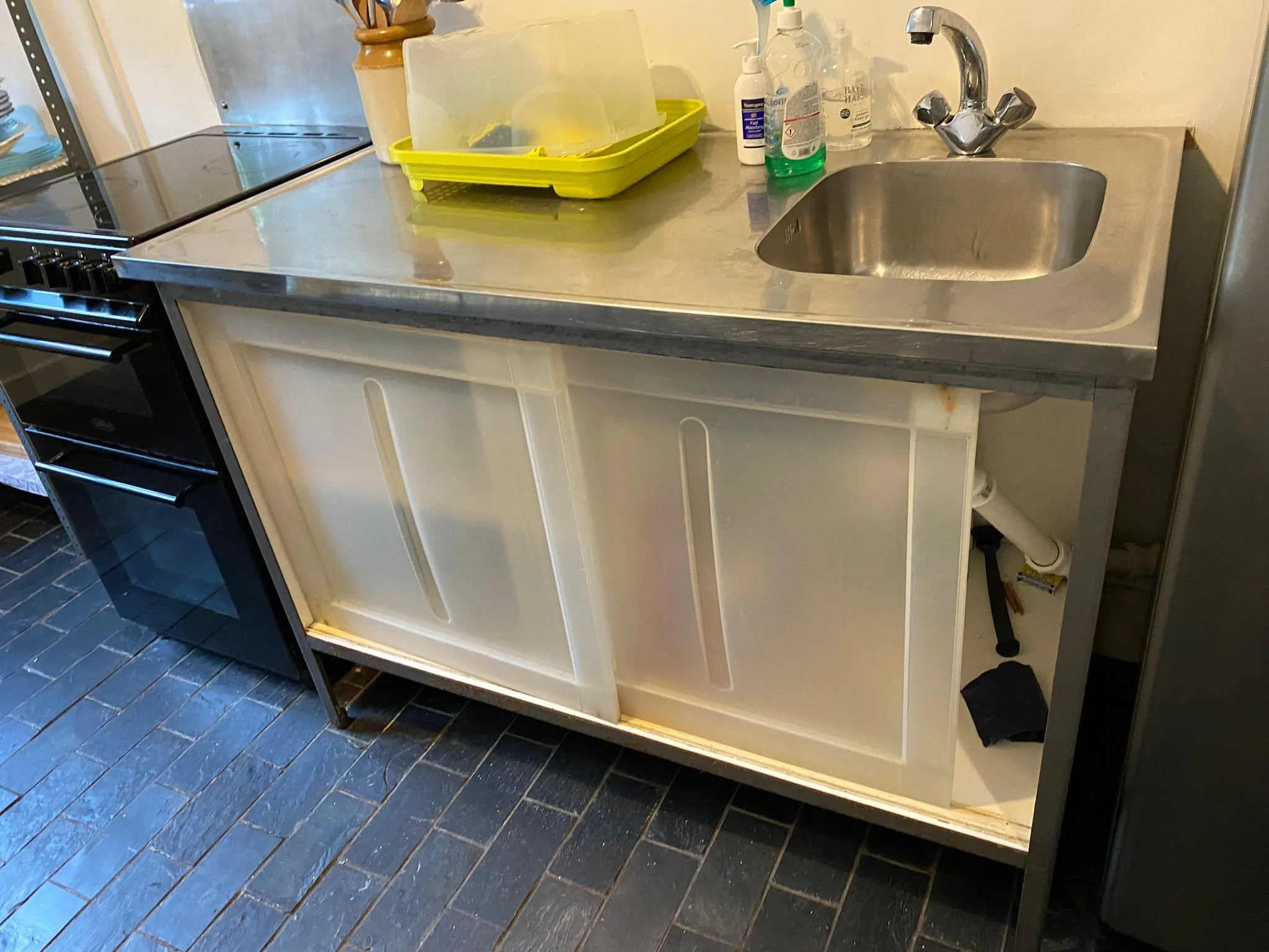 Old sink unit