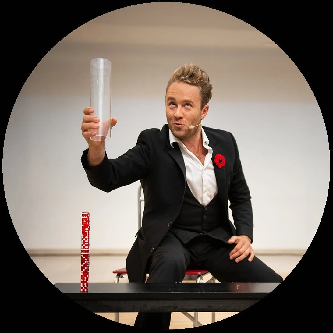 UNPLUGGED
Johan Wellton
Telefonfabriken 12 december kl. 18:30

Personlig och maxad multi-cirkus-show d&auml;r entertainern och komikern Johan Wellton levererar avancerade akter i kombination med underfundiga reflektioner och glimten i &ouml;gat. 

Un