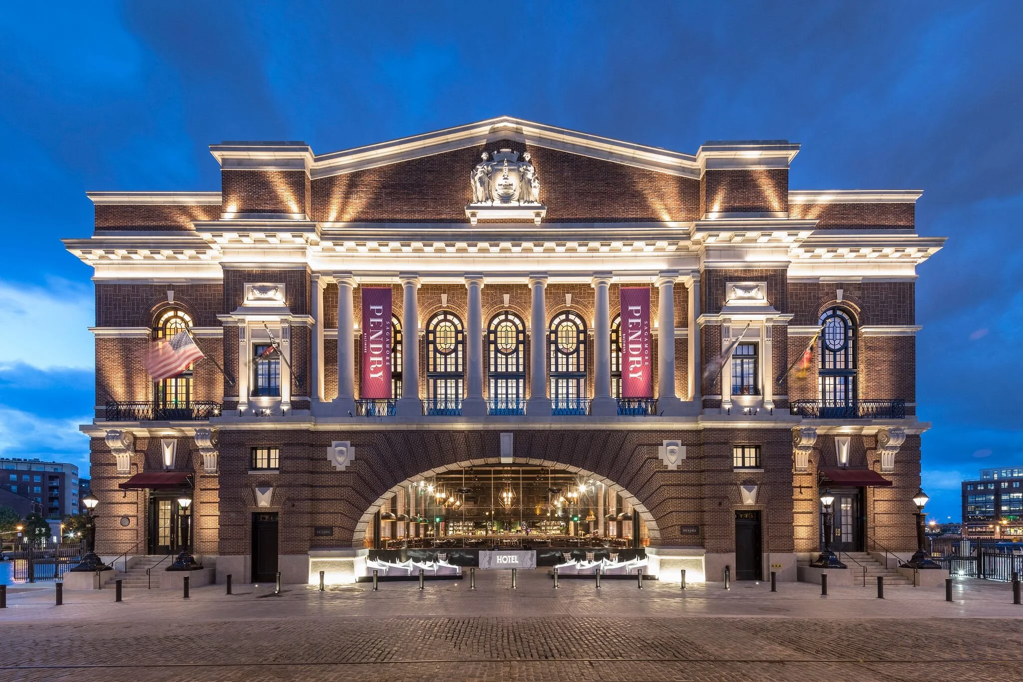 Photo+4+front+elevation+at+night.jpg