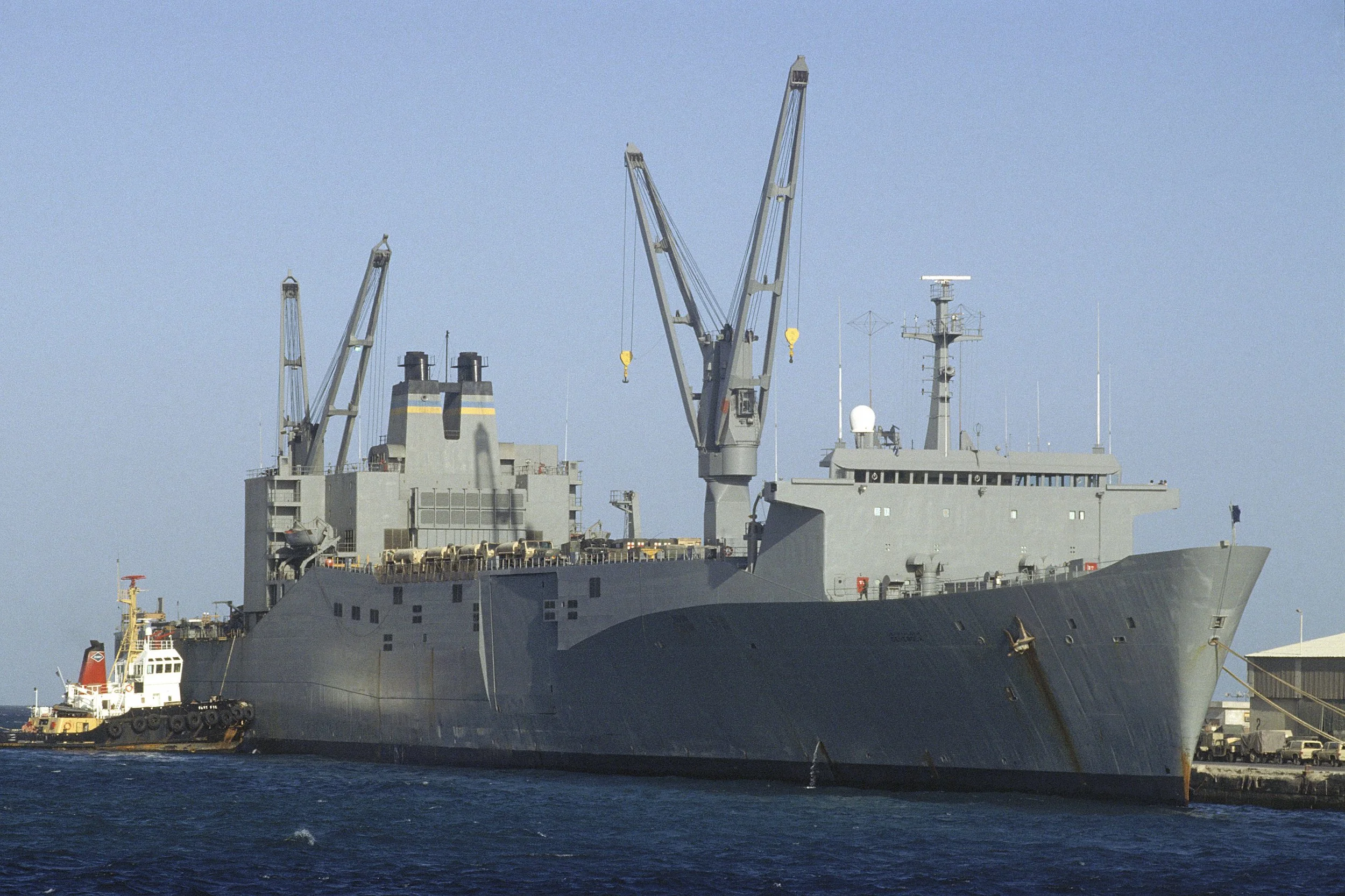 USNS_Denebola_(T-AKR-289).jpeg