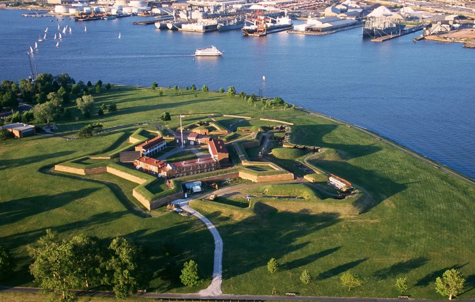 Fort-McHenry-Inner-Harbor-Baltimore-Maryland.jpeg