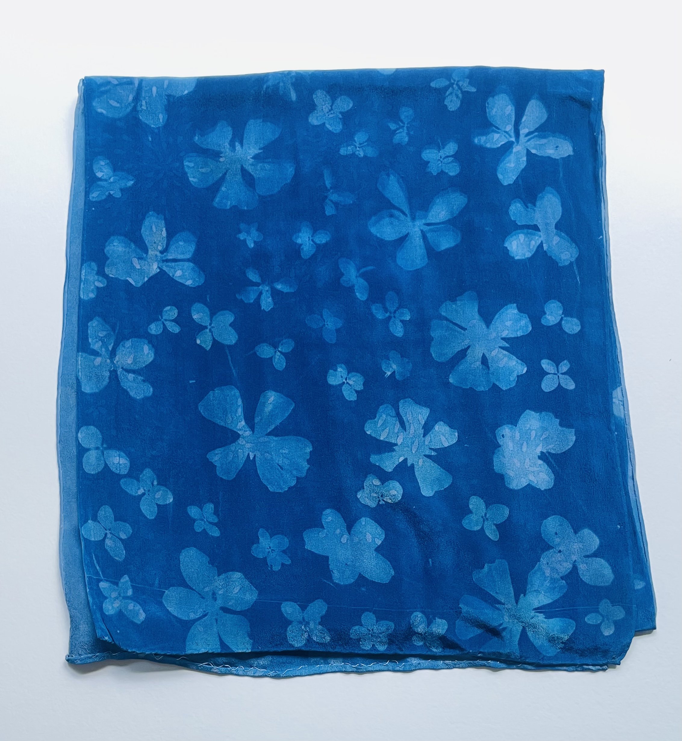 015a flowers pattern white scarf.jpg