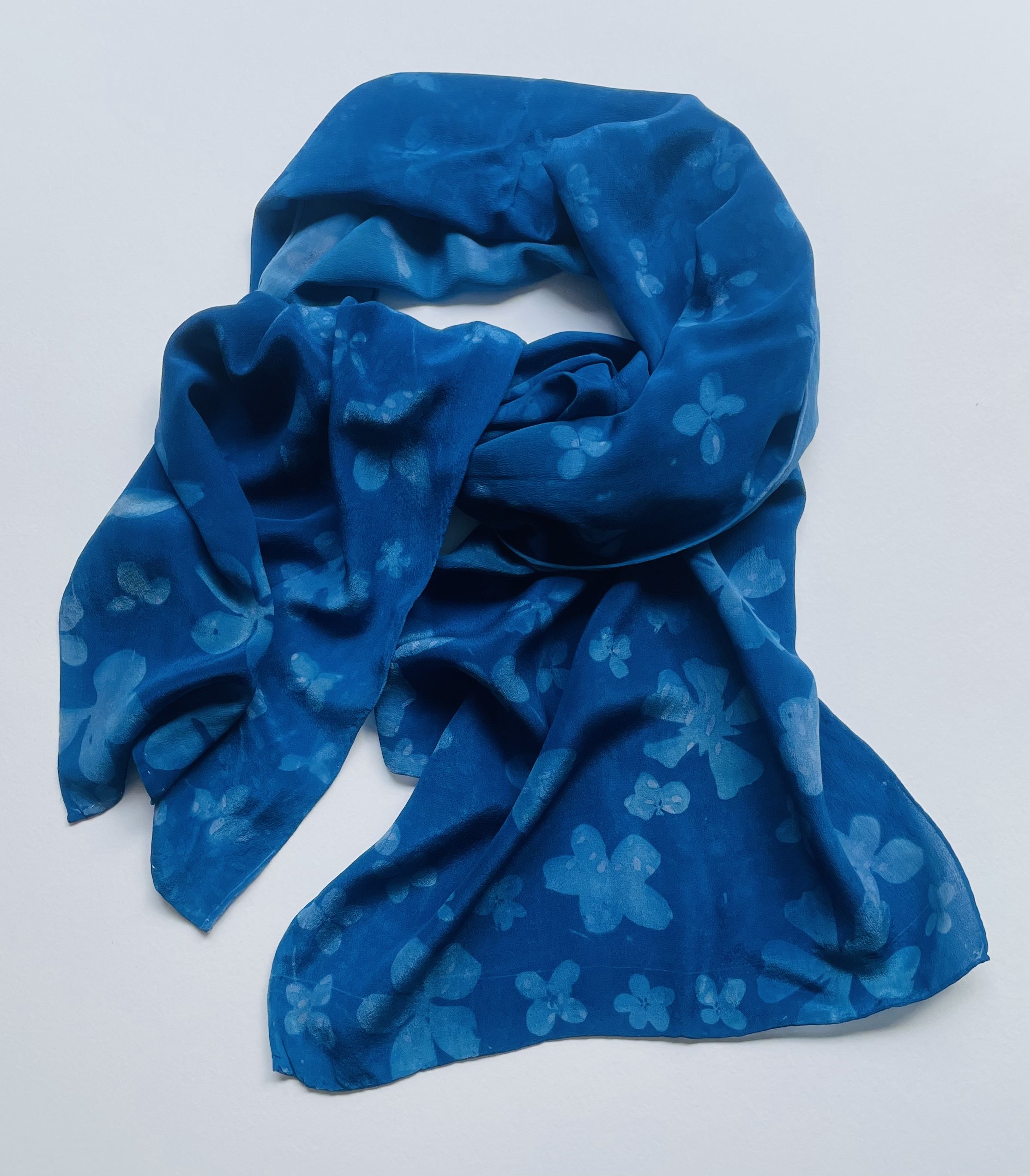 015b flowers pattern white scarf.jpg