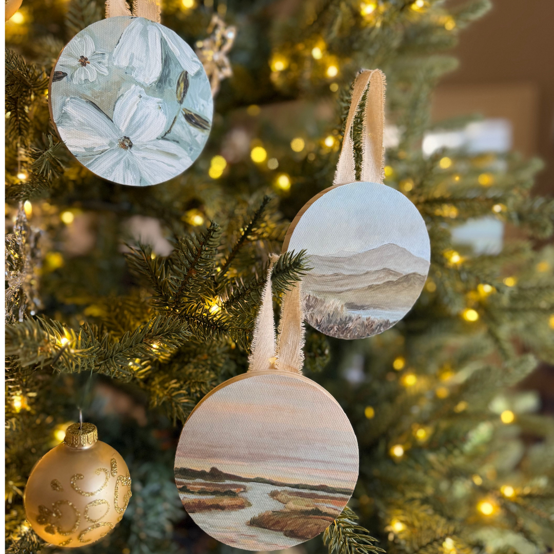 Ornaments on tree.png