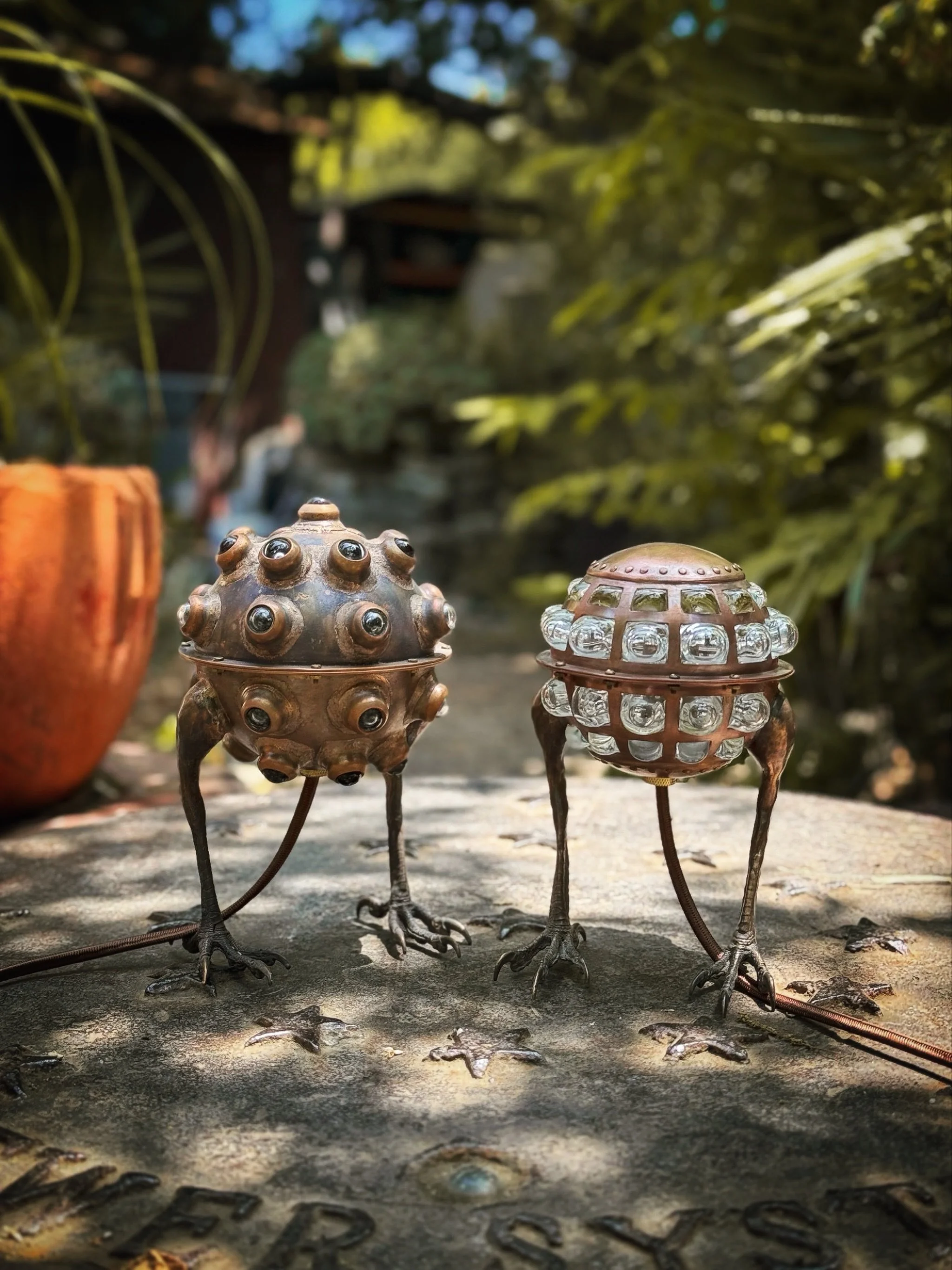 Walking Harbormine and Walking Dandelion. Hanging out on a nice day. Which one is everyone&rsquo;s favorite?

#interiordesign #homedecor #art #evanchambersobjects #iconiclighting