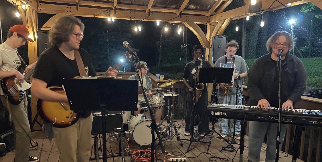 MID WEEK LIVE MUSIC SERIES