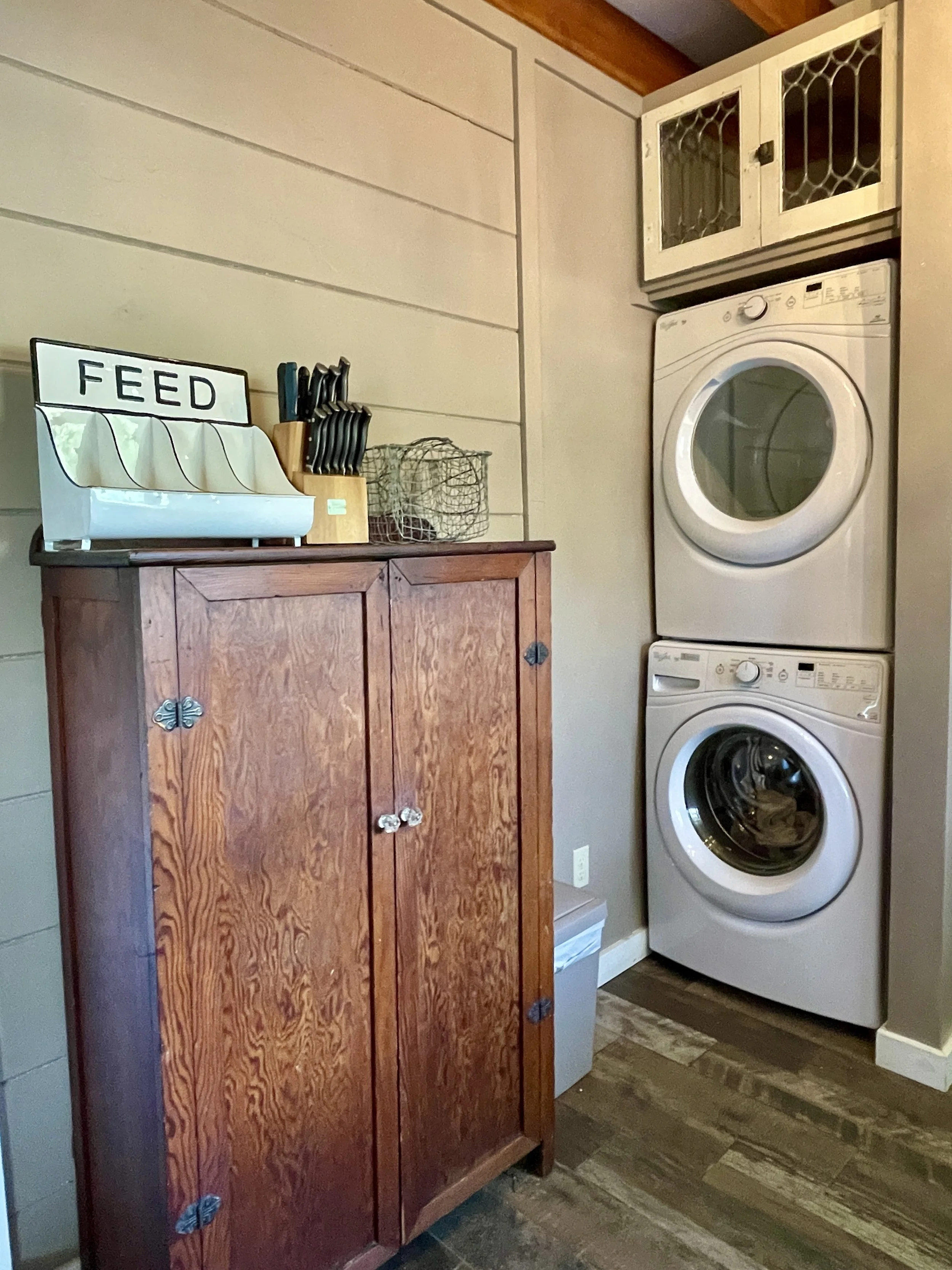 Hay Loft Apartment - washer & dryer