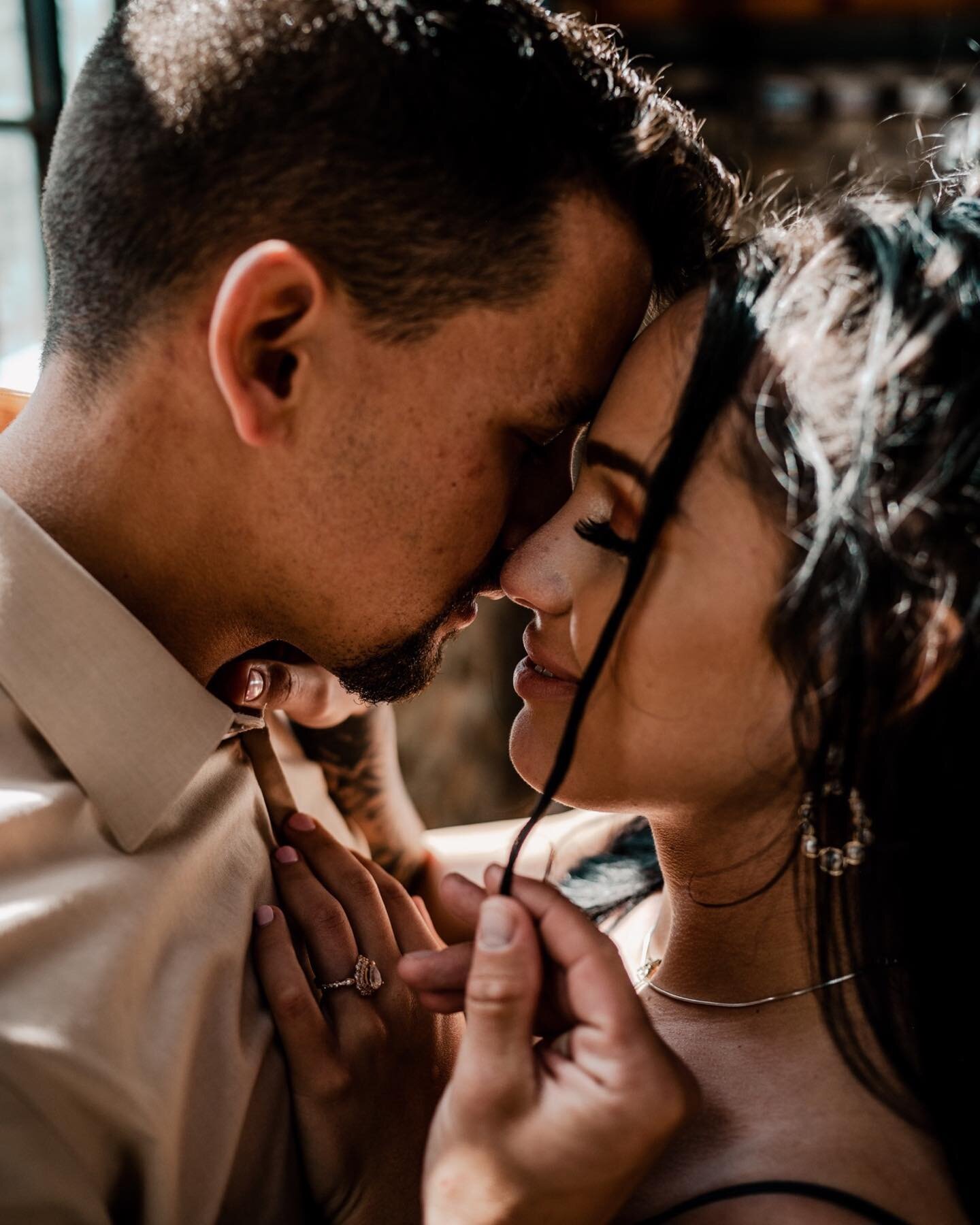 Alexis and Chris made my romance movie castle photo dreams come true last weekend and I am OBSESSED with the magic we made together 🔥 Bishop&rsquo;s Castle is one of the coolest places in Colorado and 100% worth a visit&hellip;even if it&rsquo;s a l